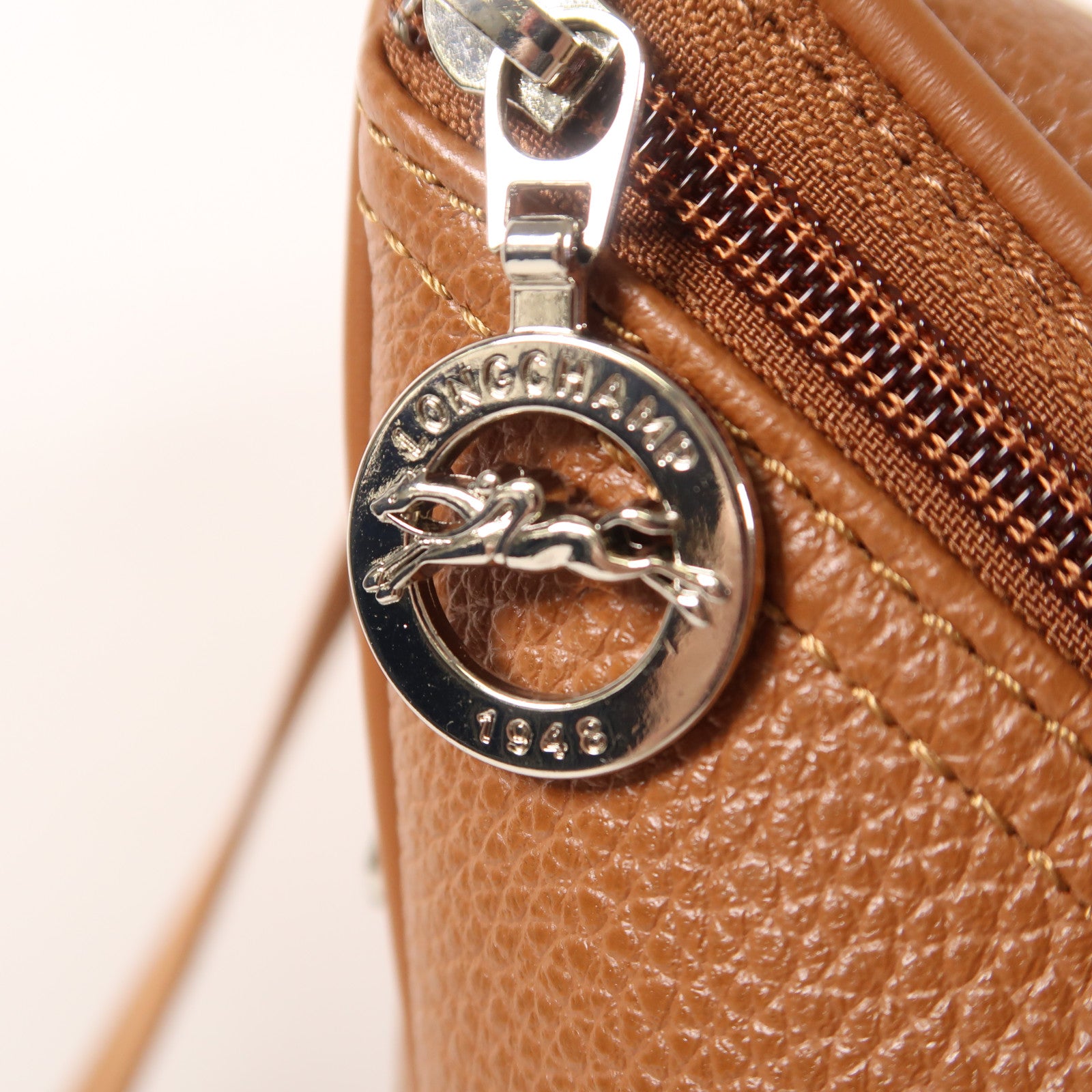 Longchamp 皮革Backpack銀扣背包
