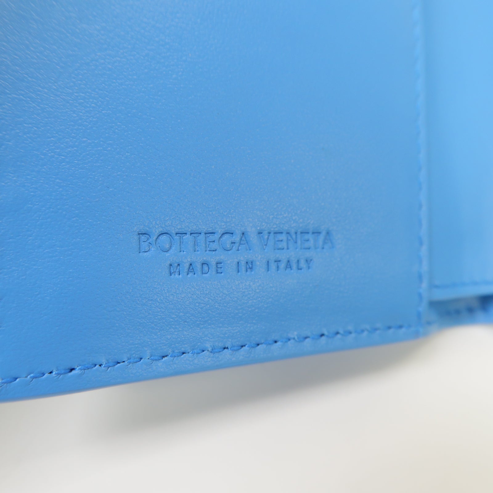 BOTTEGA VENETA 【激減優惠】織紋皮革Wallet銀扣錢包淺藍色