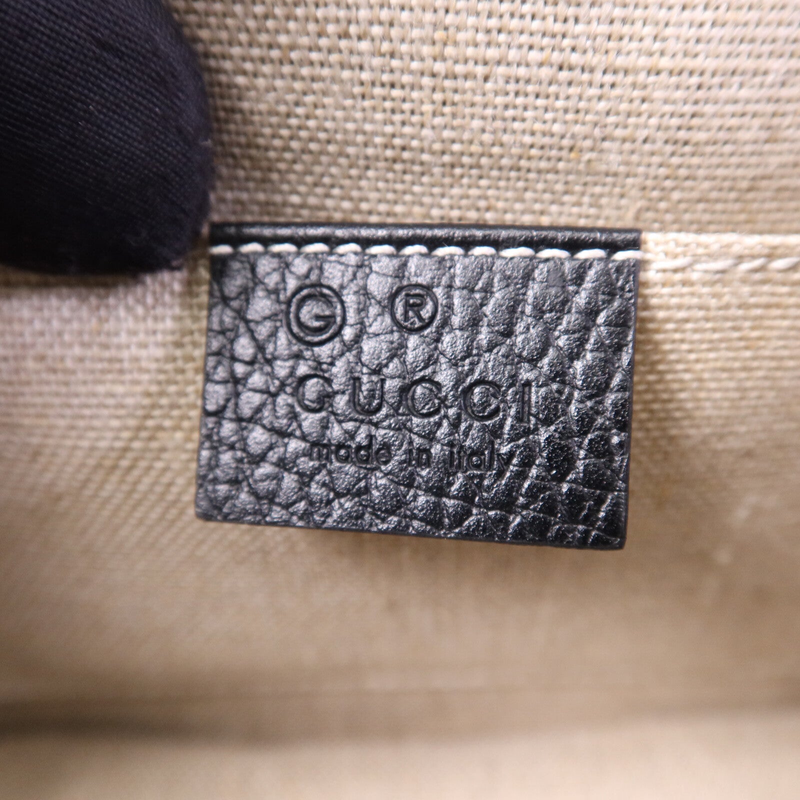 GUCCI 牛皮皮革Interlock G金扣鏈帶肩背袋