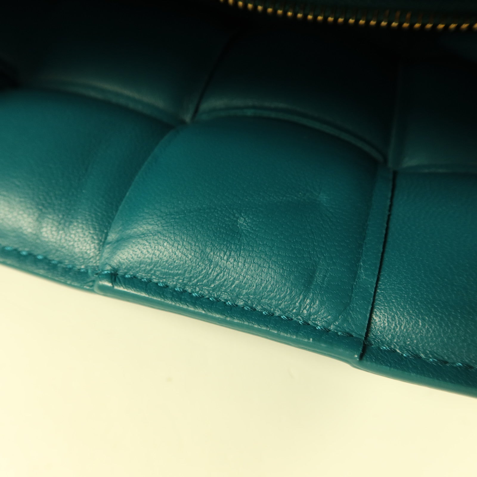 BOTTEGA VENETA 羊皮皮革Padded Cassette肩背袋