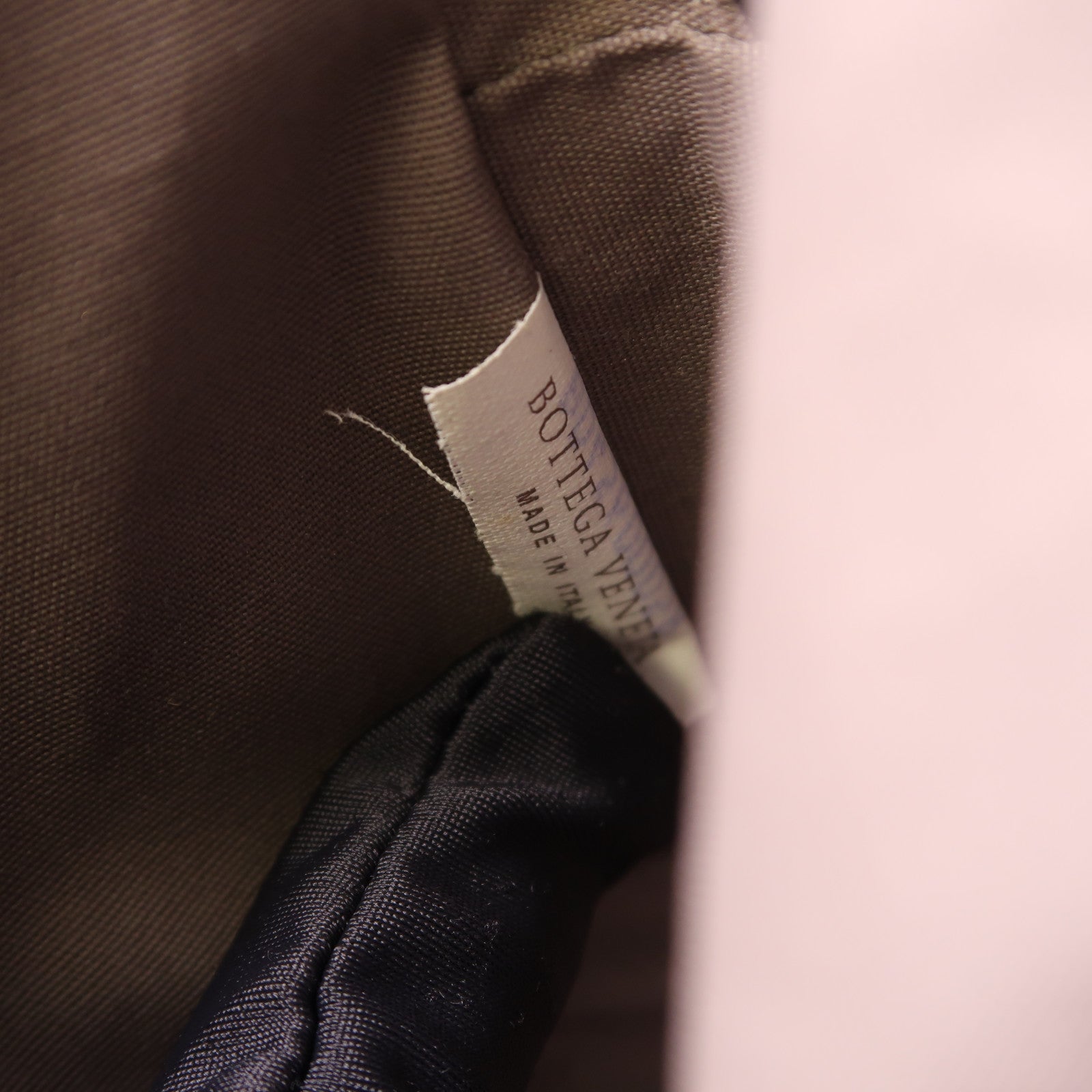 BOTTEGA VENETA 牛皮皮革Pouch小袋
