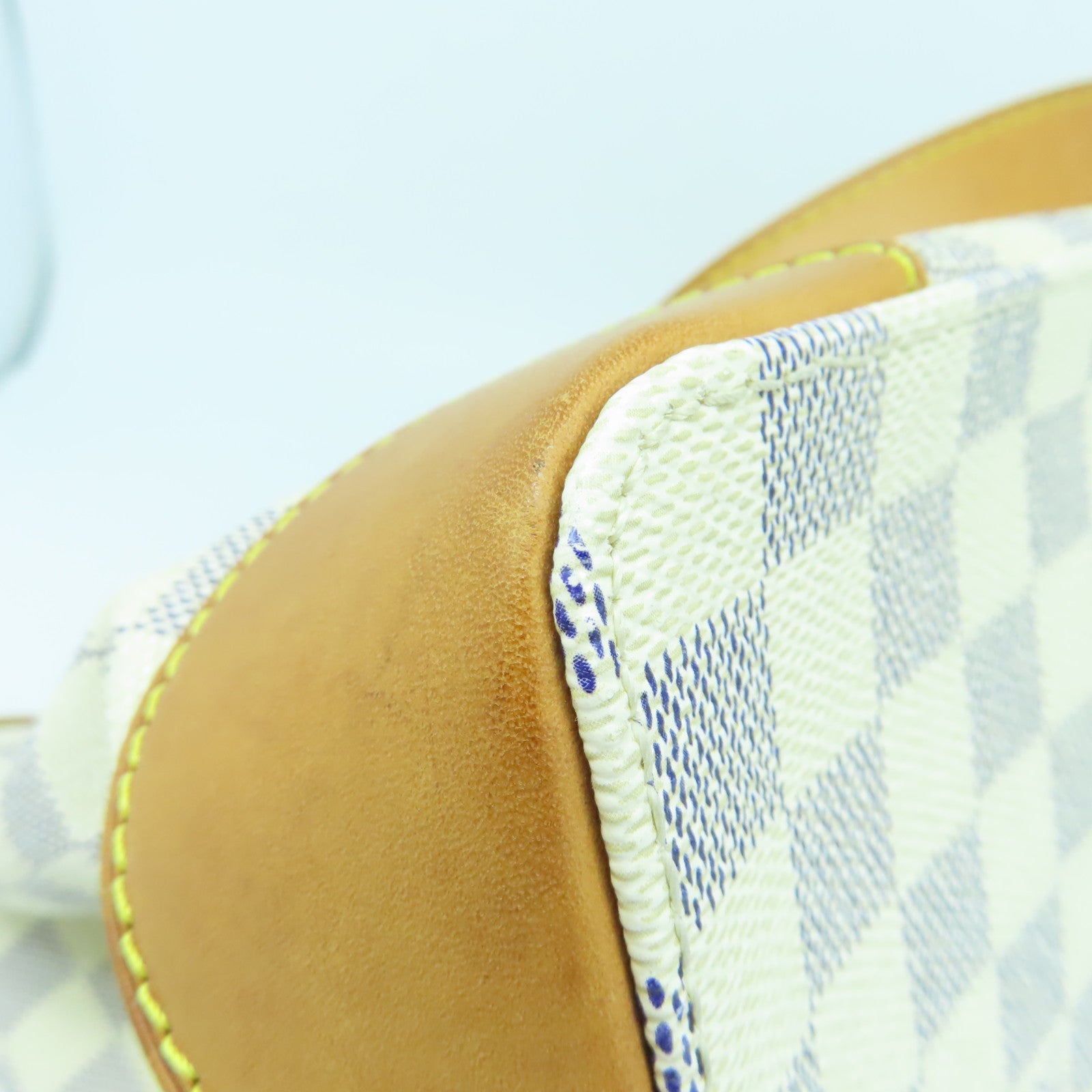 LOUIS VUITTON Damier Azur Hampstead PM金扣肩背袋白色/啡色