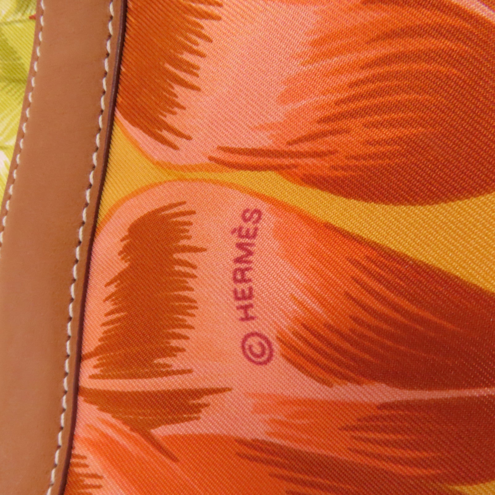 HERMES 絲質Soie Cool 22銀扣肩背袋Orange