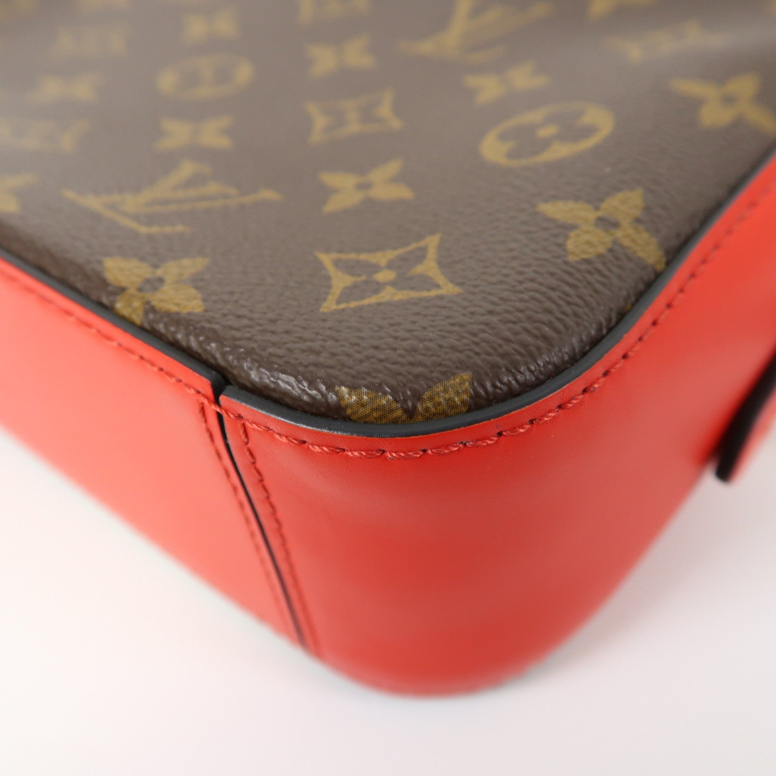 LOUIS VUITTON Monogram Saintonge金扣肩背袋啡色/紅色