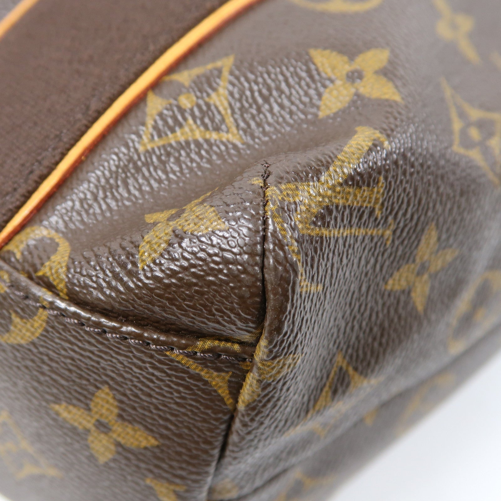 LOUIS VUITTON Monogram Beaubourg金扣手挽袋啡色