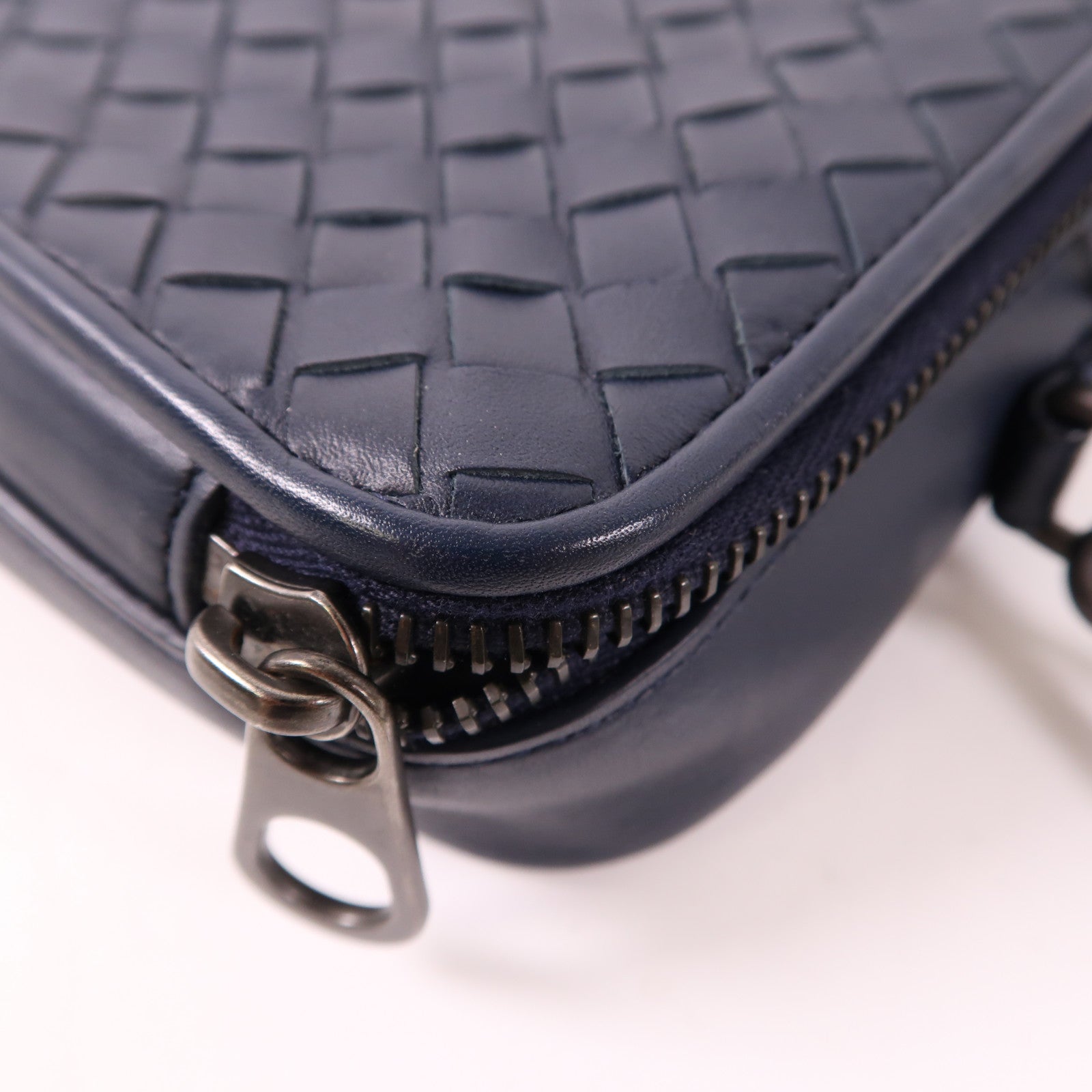 BOTTEGA VENETA 牛皮皮革Pouch小袋