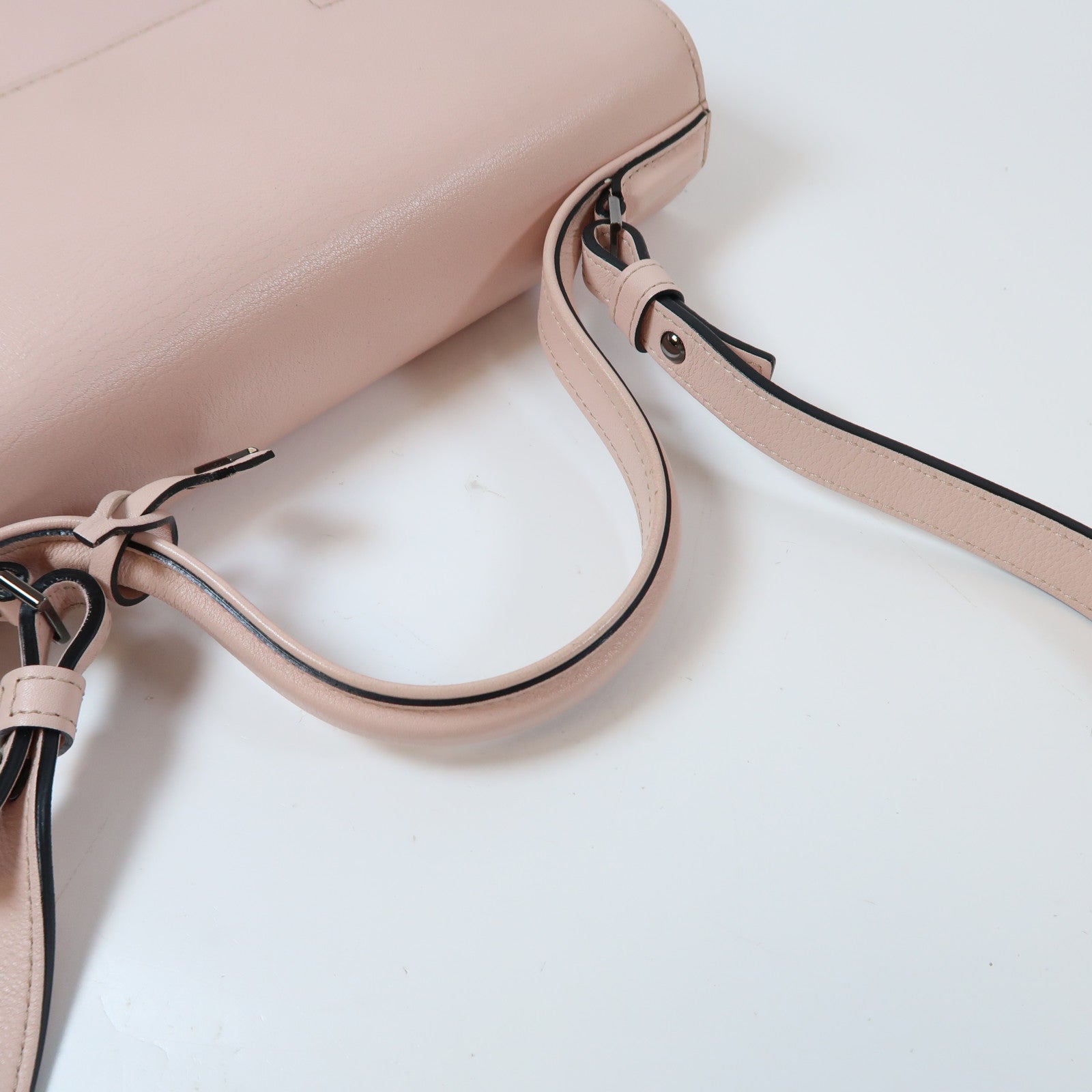 Delvaux 羊皮皮革Delvaux Tempete黑扣手挽肩背兩用袋粉紅色