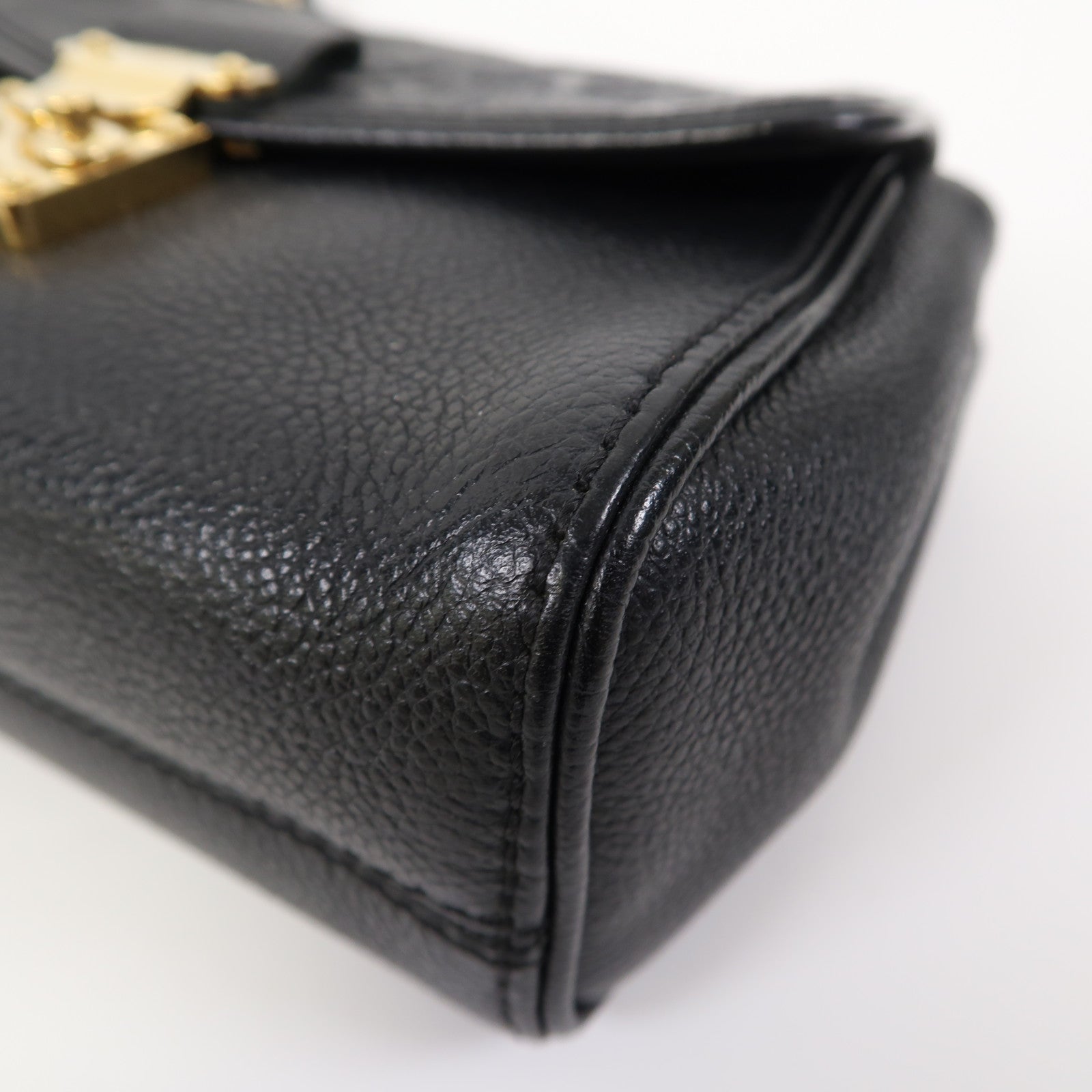 LOUIS VUITTON Monogram Empreinte Saint Germain BB金扣鏈帶肩背袋黑色