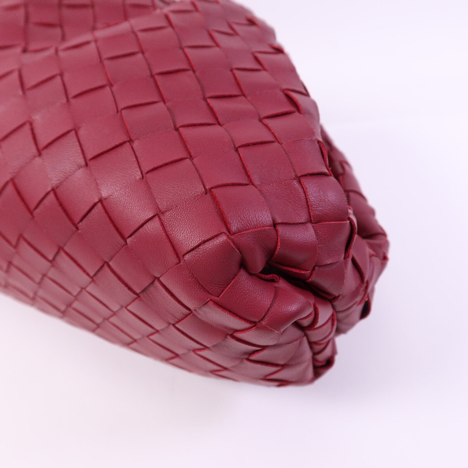 BOTTEGA VENETA 皮革Saddle Pouch金扣手拿包