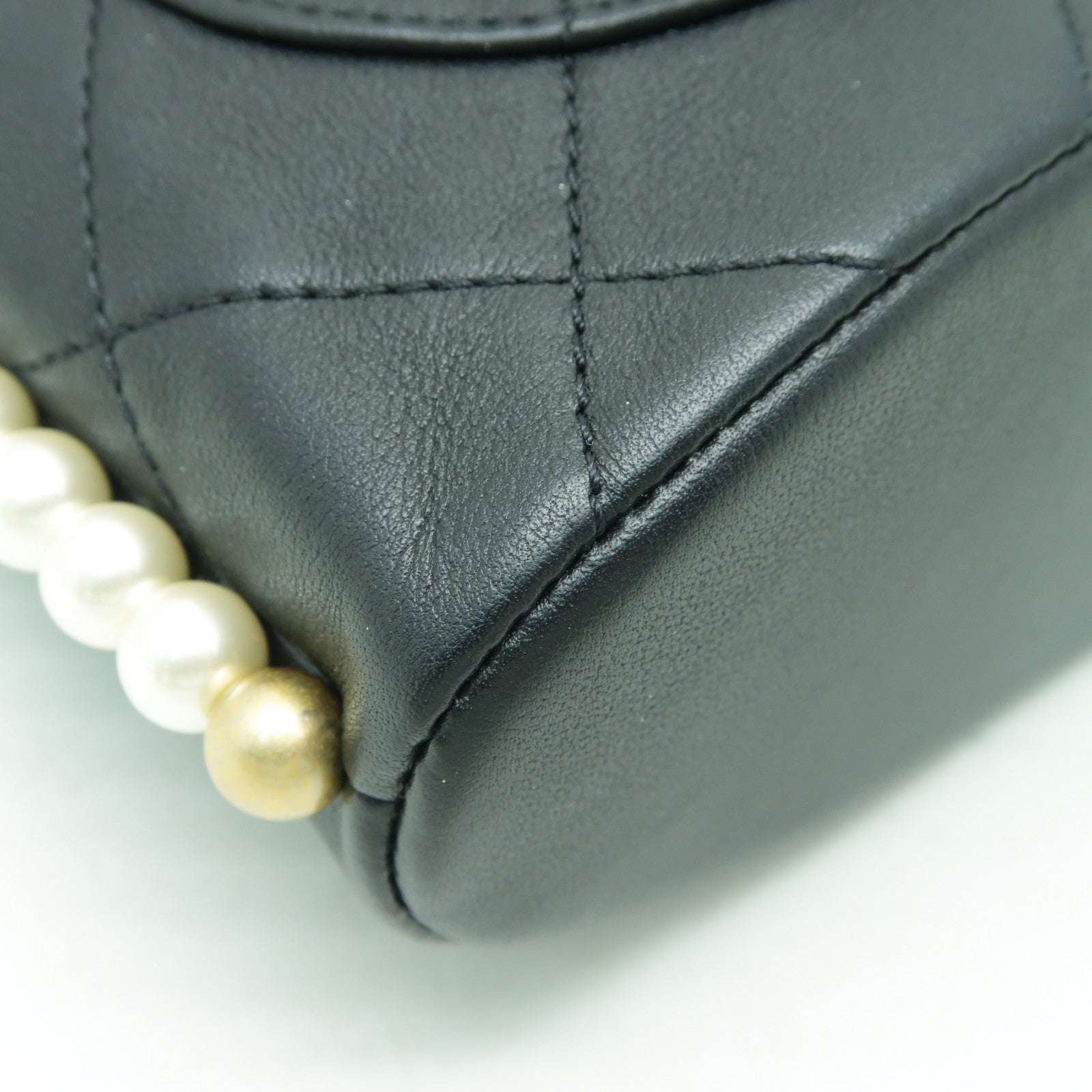 CHANEL 【激減優惠】菱格皮革Small Hobo金扣肩背袋黑色