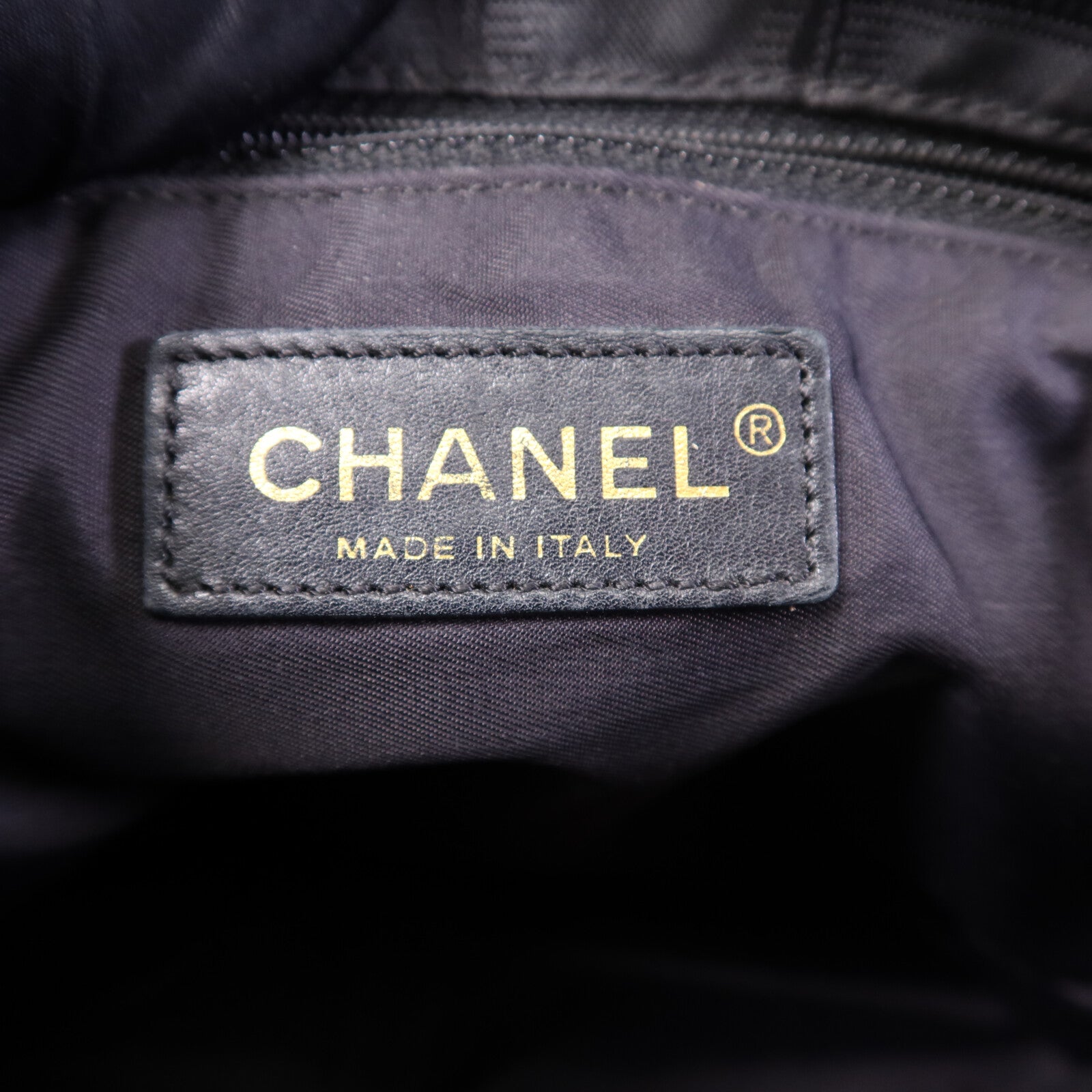 CHANEL 尼龍Travel Line金扣肩背袋