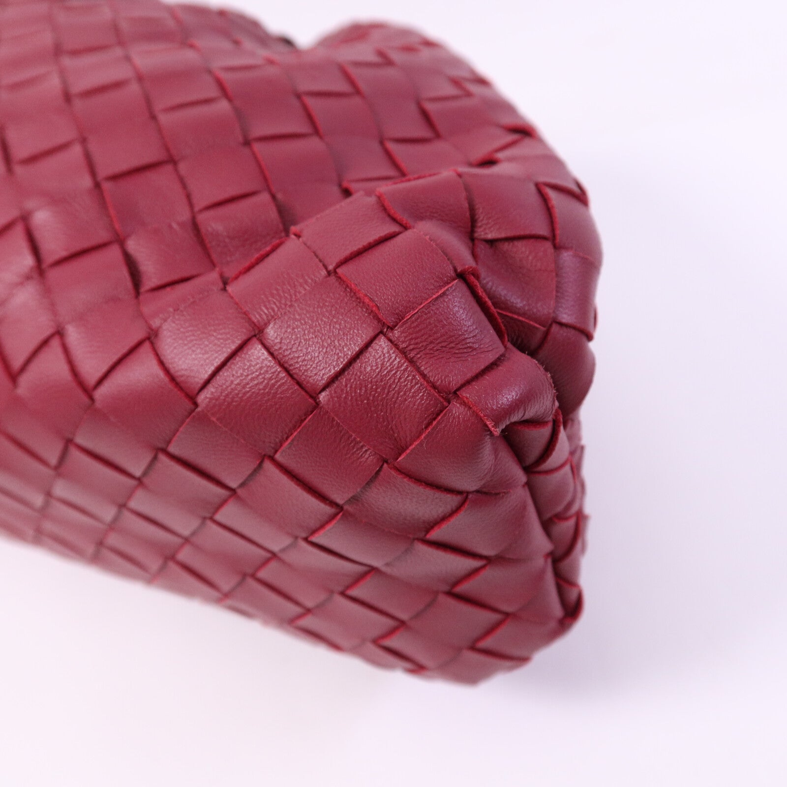 BOTTEGA VENETA 皮革Saddle Pouch金扣手拿包