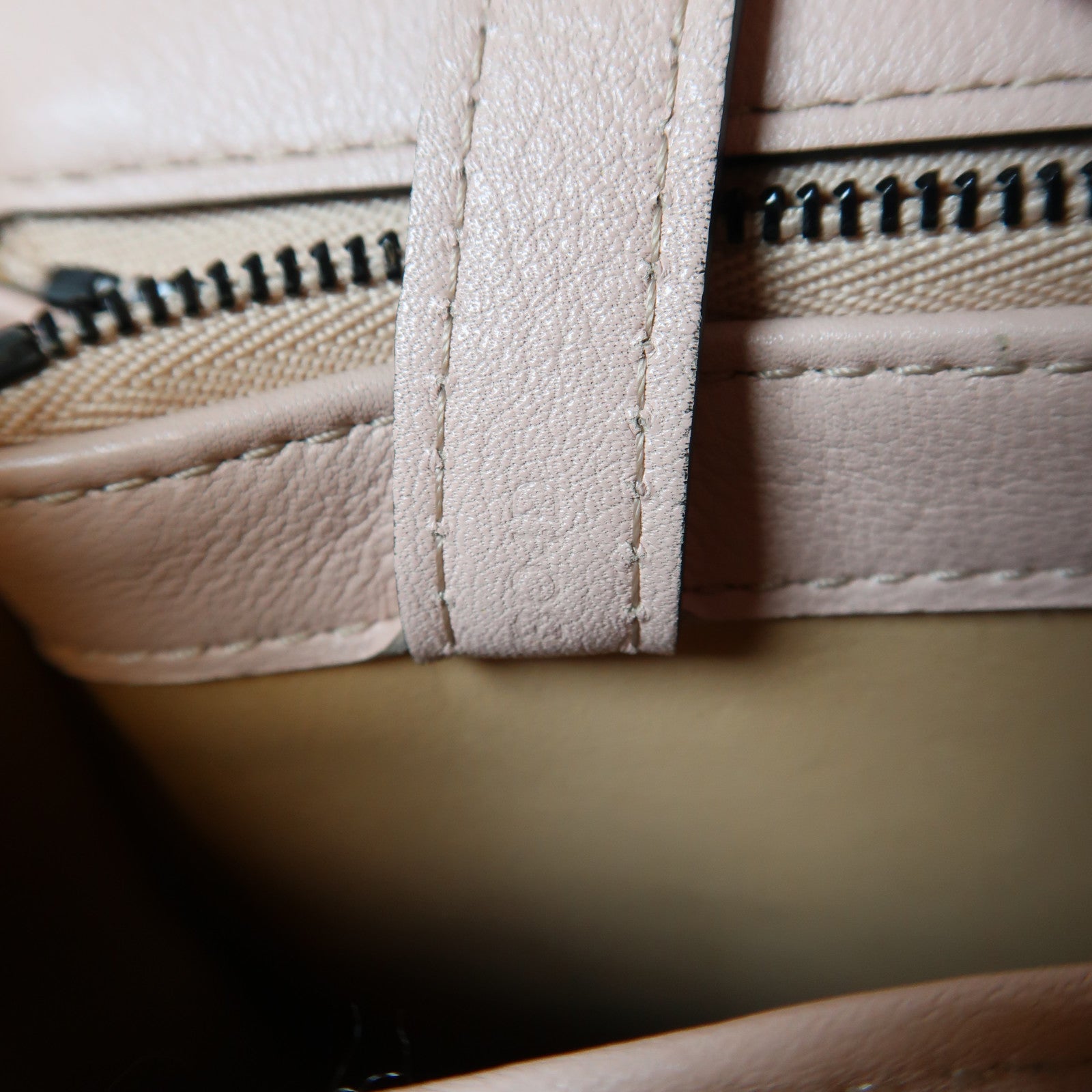 Delvaux 羊皮皮革Delvaux Tempete黑扣手挽肩背兩用袋粉紅色