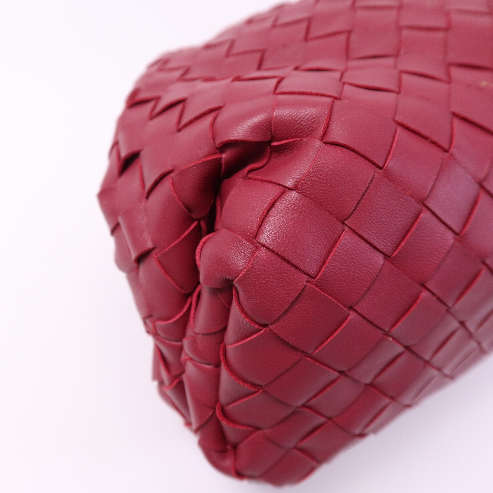 BOTTEGA VENETA 皮革Saddle Pouch金扣手拿包