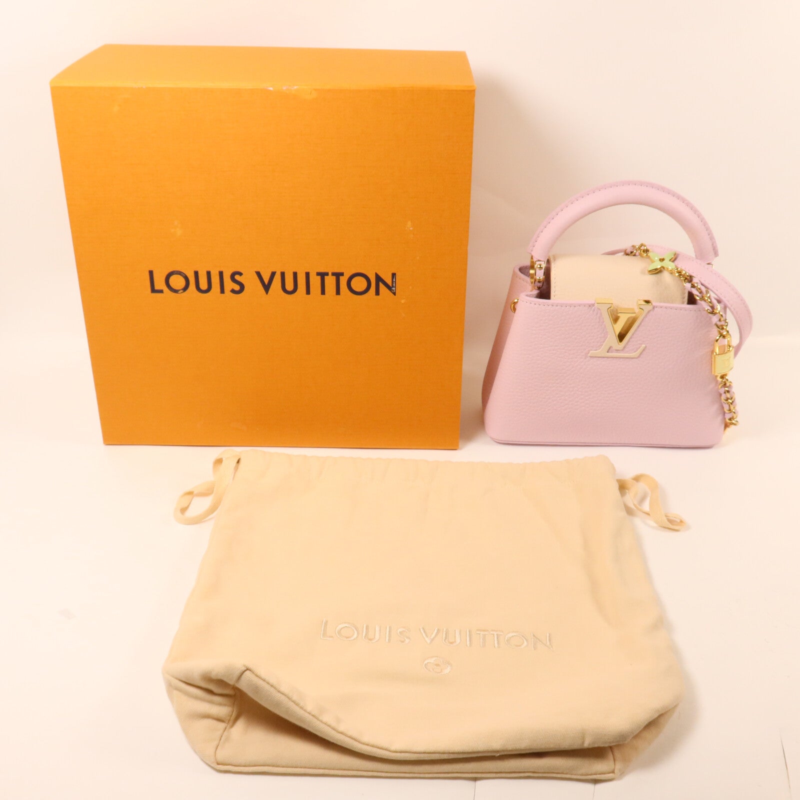 LOUIS VUITTON 牛皮皮革Capucines Mini鏈帶手挽肩背兩用袋