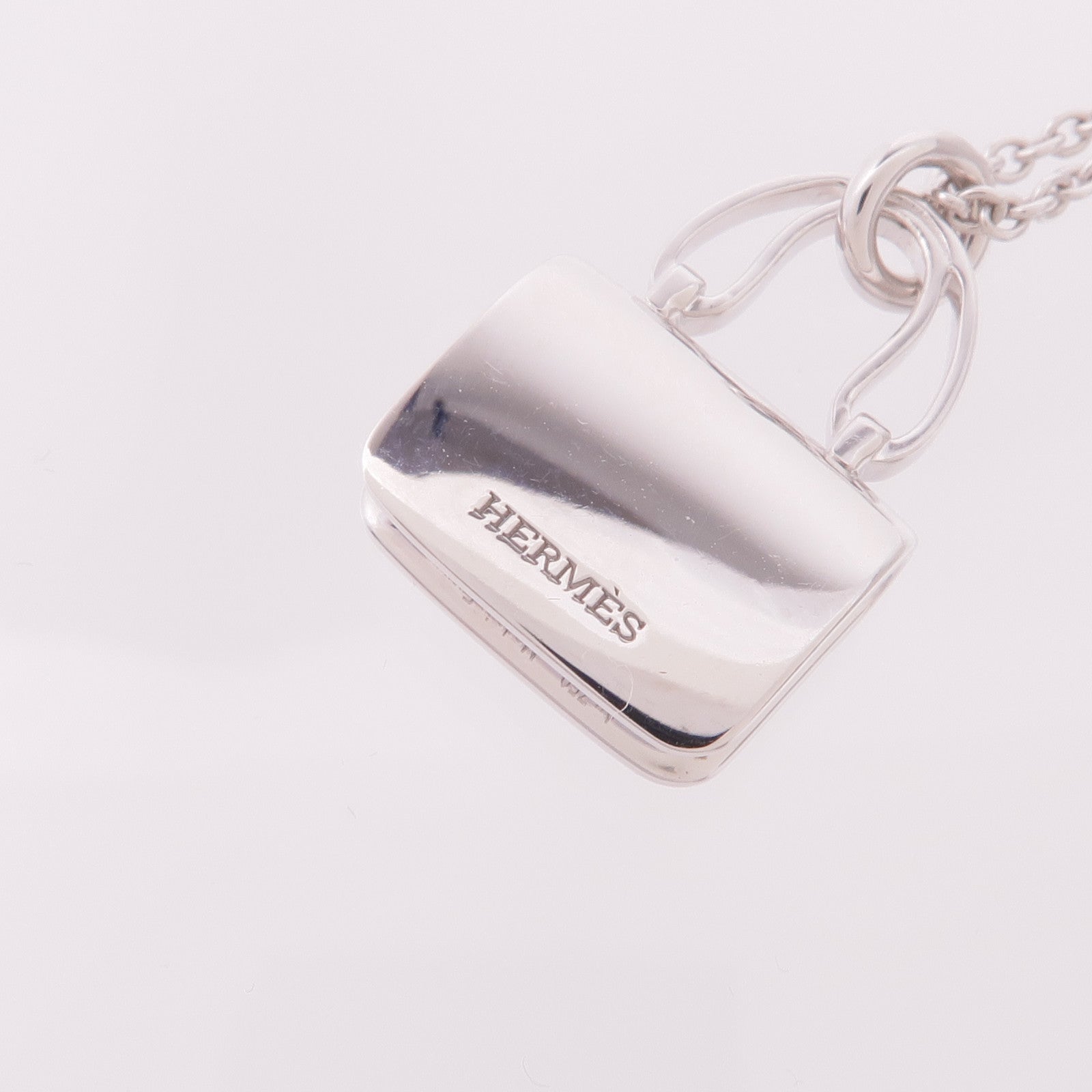 HERMES 18K白金Amulettes Constance Diamond Pendant鑽石項鍊