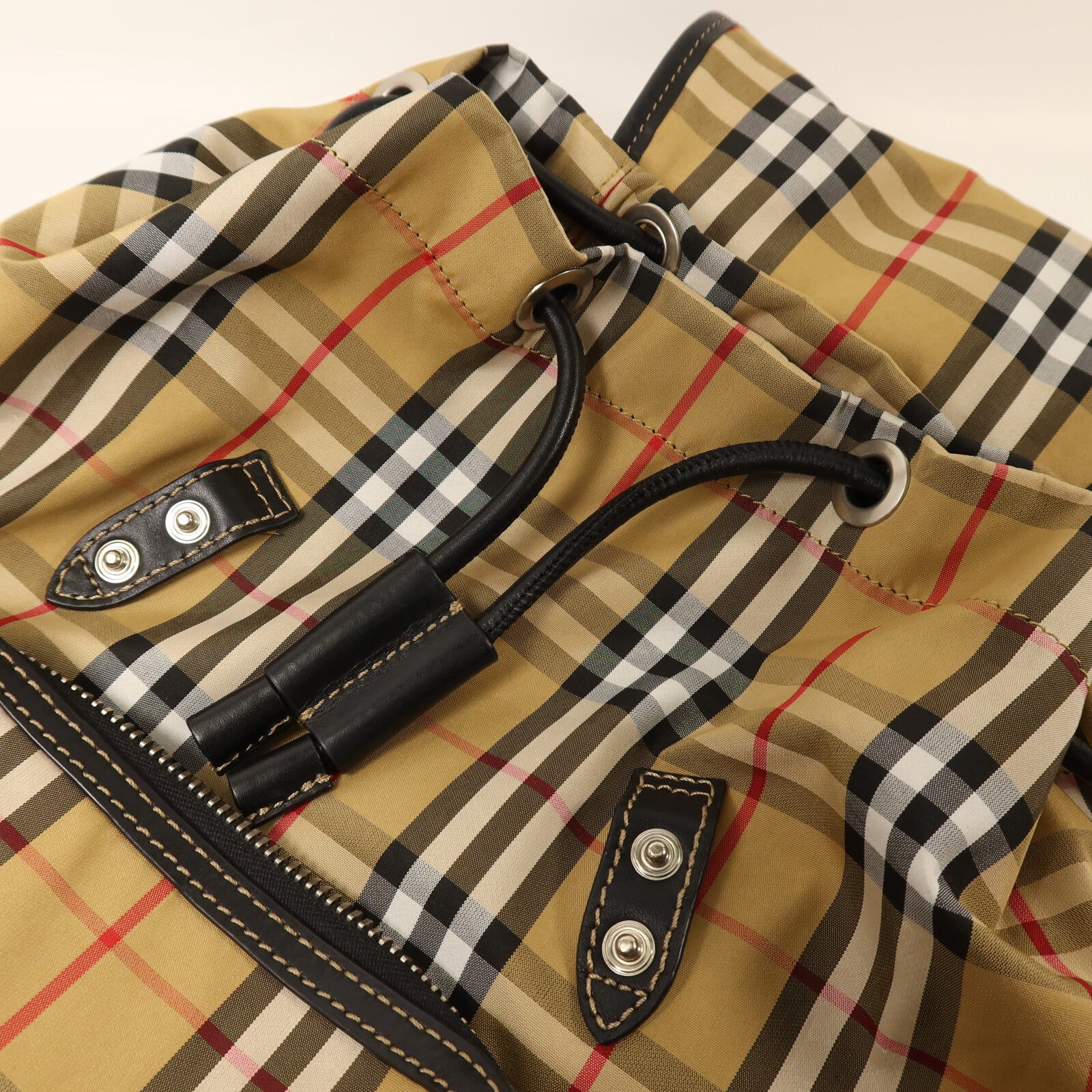 BURBERRY 棉質/尼龍Rucksack銀扣鏈帶背包