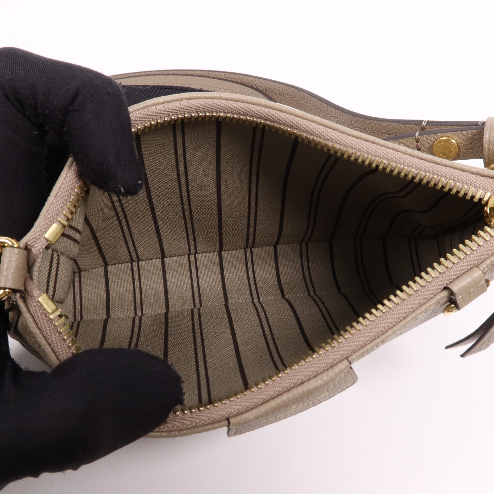 LOUIS VUITTON Monogram Empreinte Easy Pouch On Strap金扣肩背袋