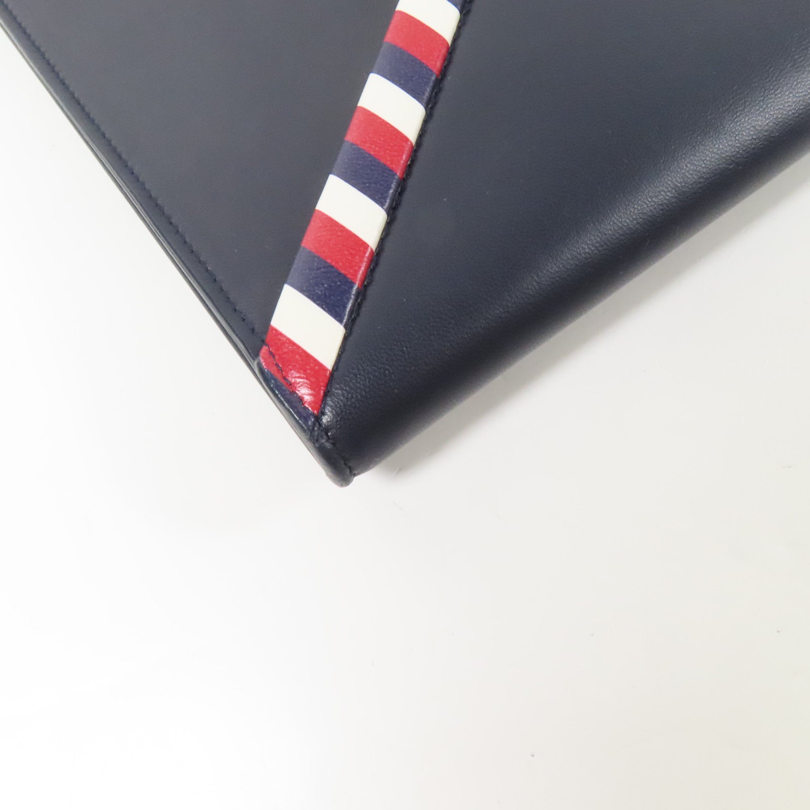 CHANEL 羊皮皮革Pouch銀扣手拿包