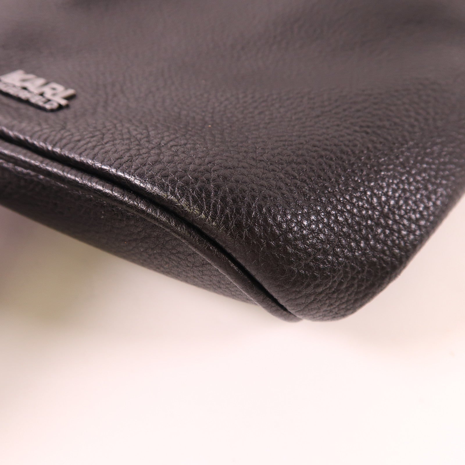 KARL LAGERFELD 牛皮皮革Bucket Bag鏈帶肩背袋