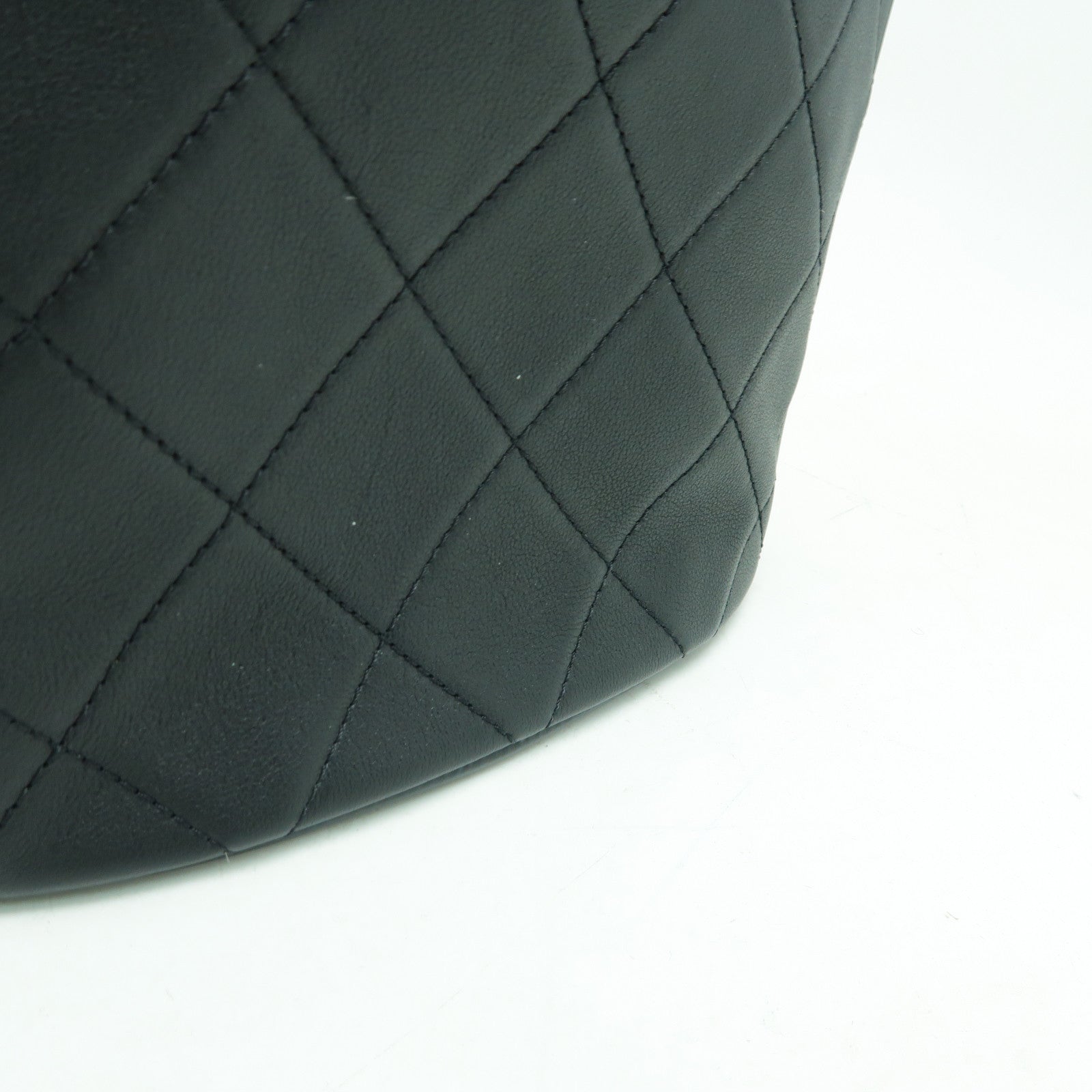 CHANEL 【激減優惠】菱格皮革Small Hobo金扣肩背袋黑色