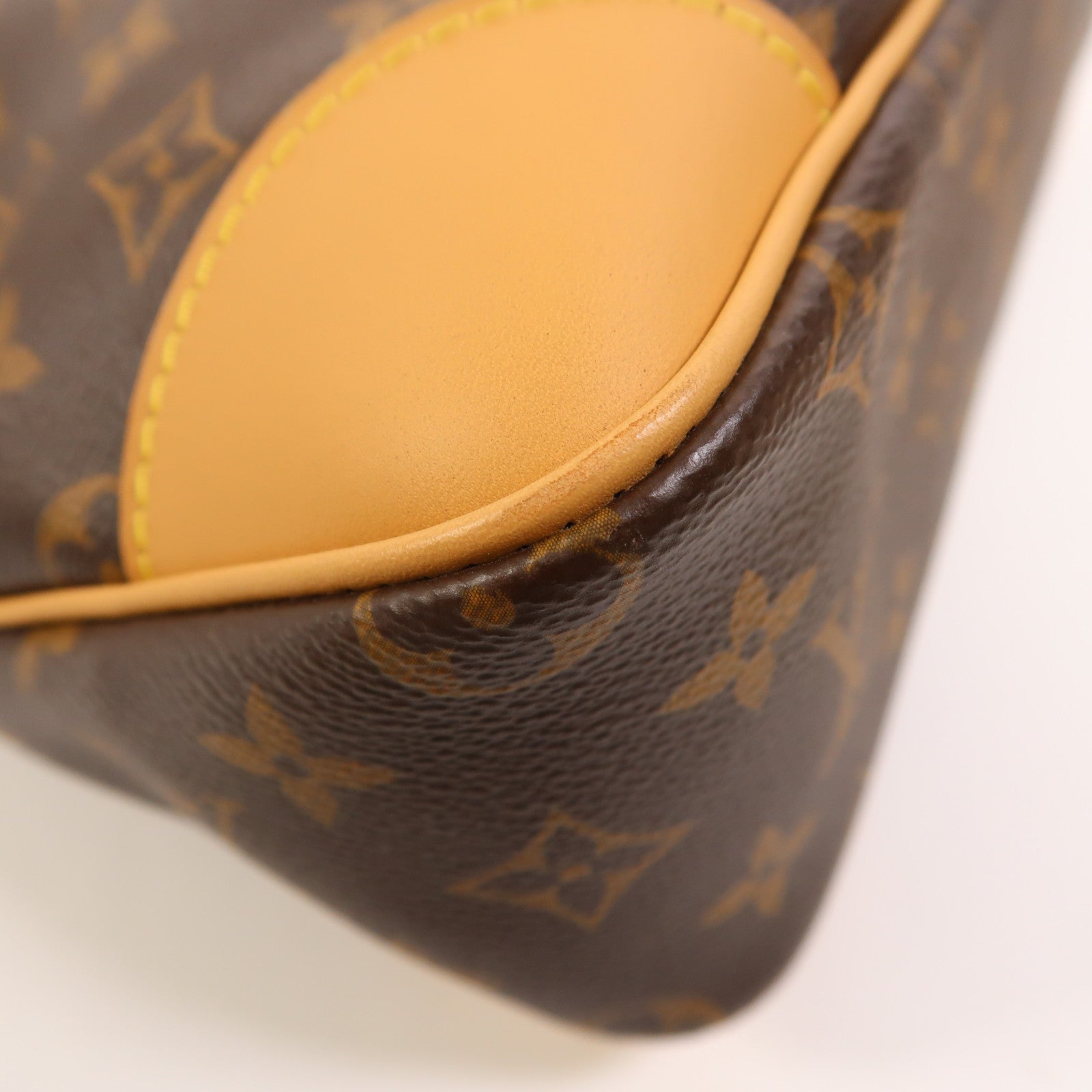 LOUIS VUITTON Monogram Odeon金扣肩背袋