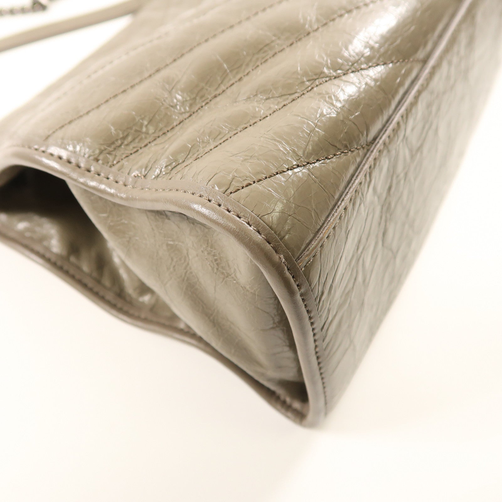 SAINT LAURENT 牛皮皮革Niki Shoulder Bag銀扣鏈帶肩背袋米色