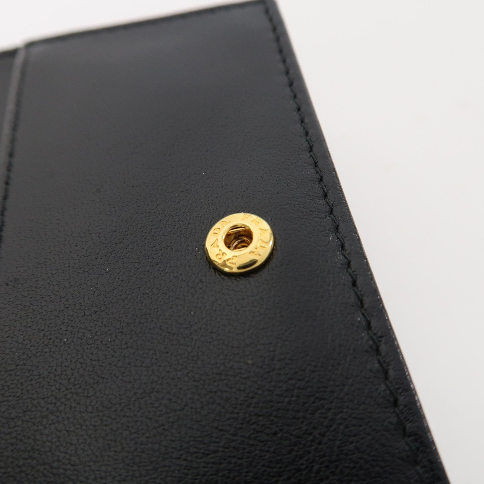 PRADA Saffiano皮革Card Case金扣卡片套黑色
