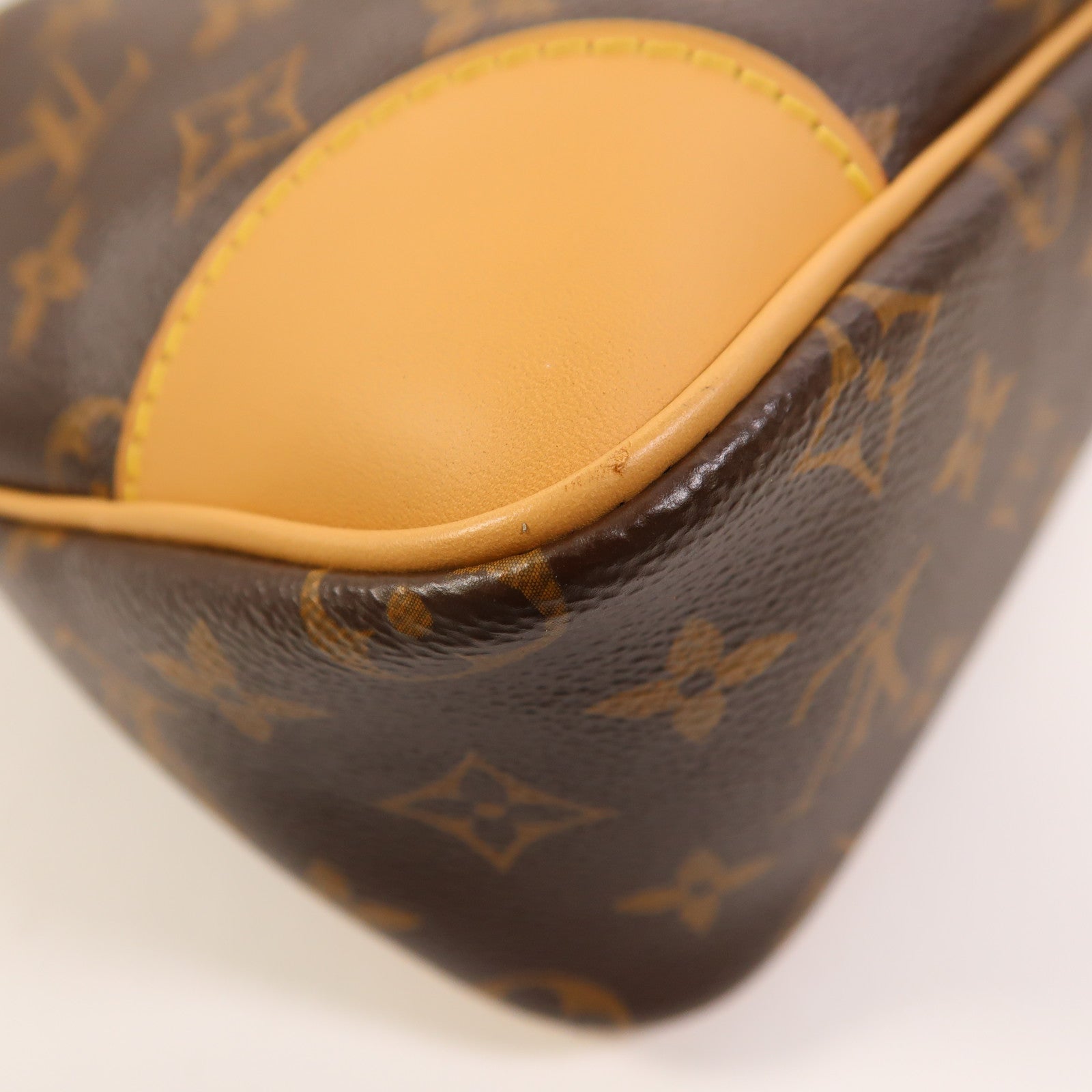 LOUIS VUITTON Monogram Odeon金扣肩背袋