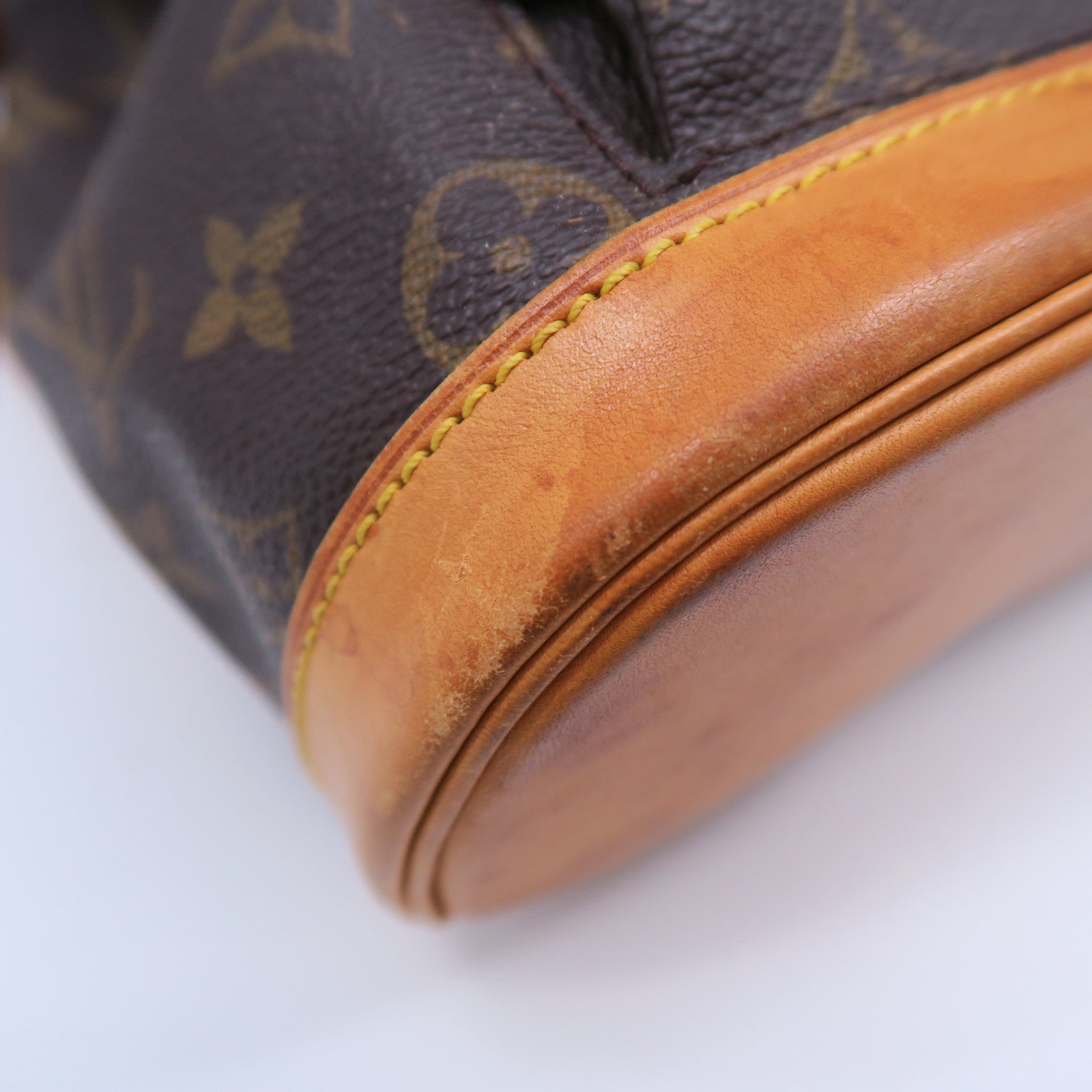 LOUIS VUITTON 【清倉大減價】Monogram Mini Montsouris金扣背包啡色