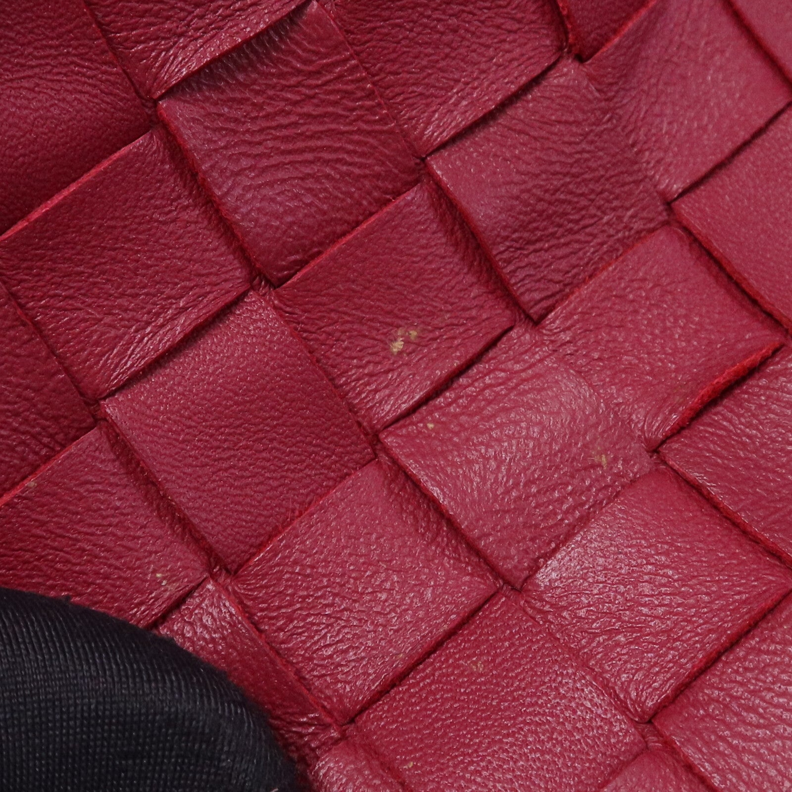 BOTTEGA VENETA 皮革Saddle Pouch金扣手拿包