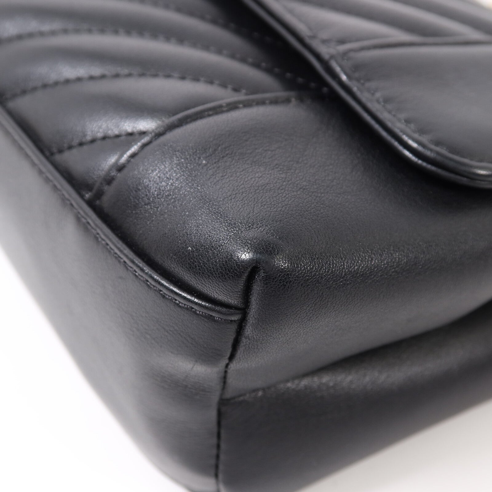 CHANEL 牛皮皮革Shoulder Bag金扣鏈帶肩背袋