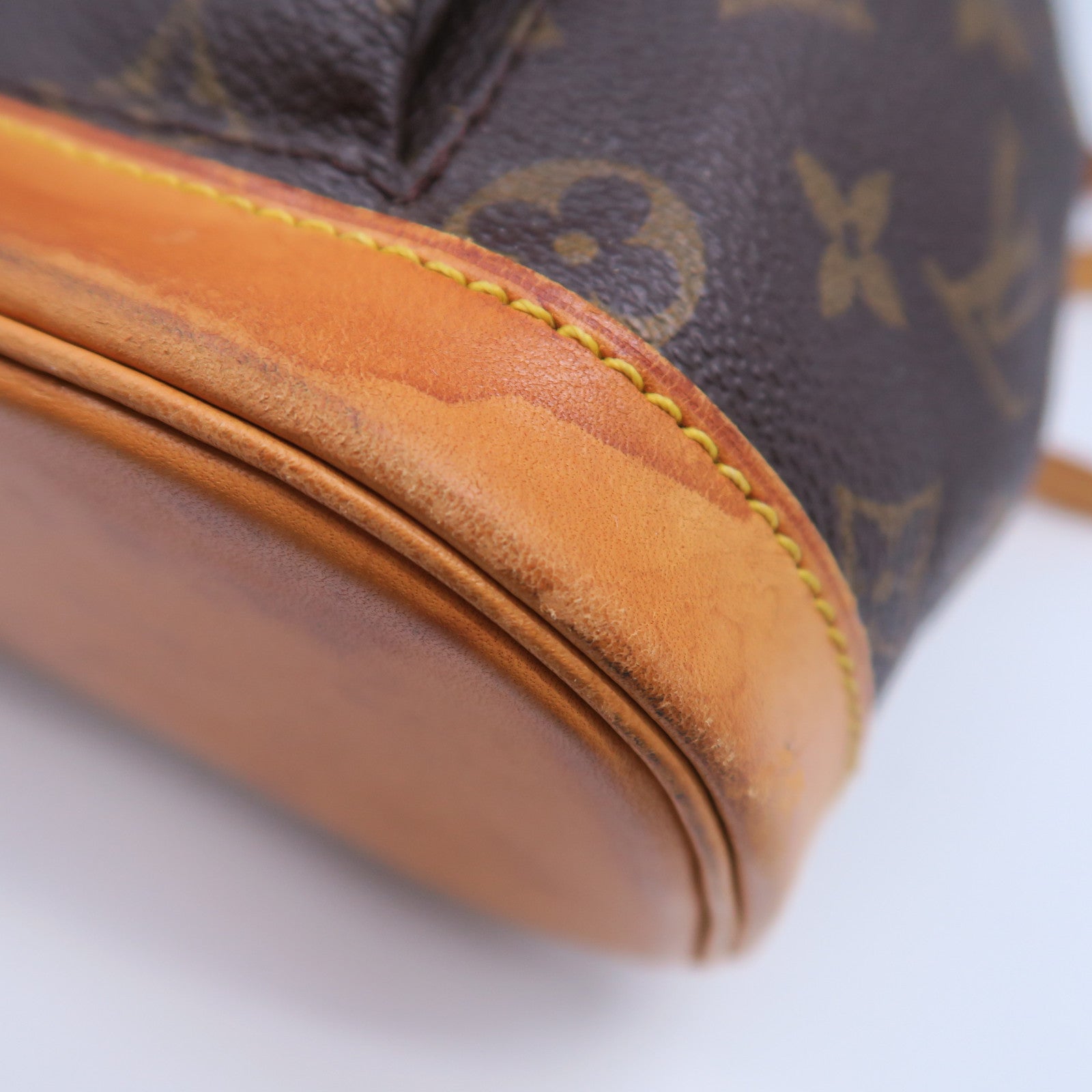 LOUIS VUITTON 【清倉大減價】Monogram Mini Montsouris金扣背包啡色