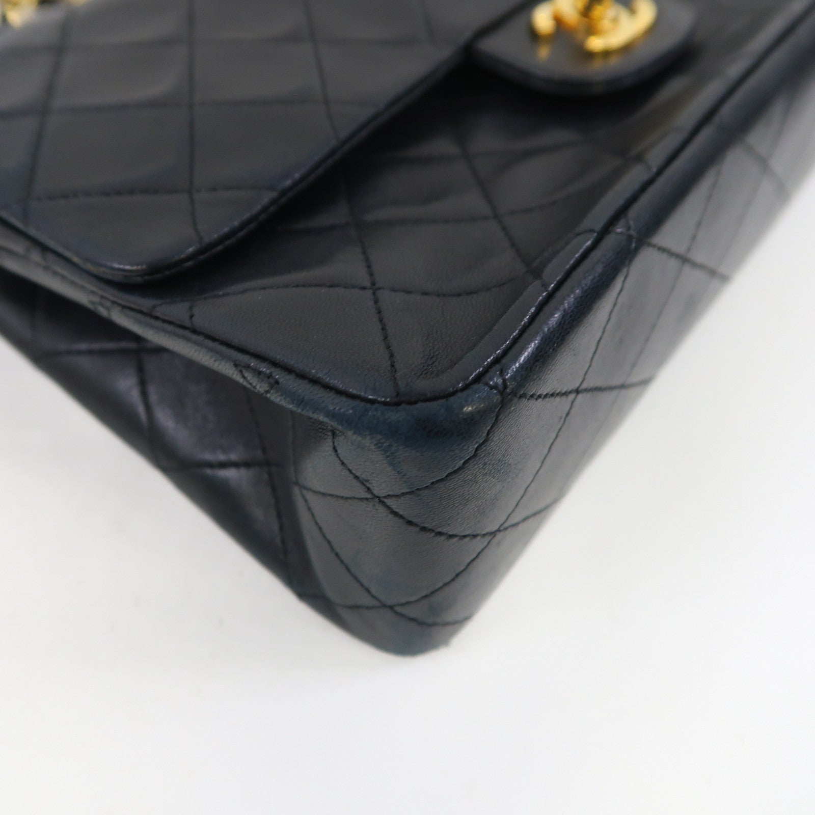 CHANEL 菱格羊皮皮革Vintage Classic Bag金扣鏈帶肩背袋黑色