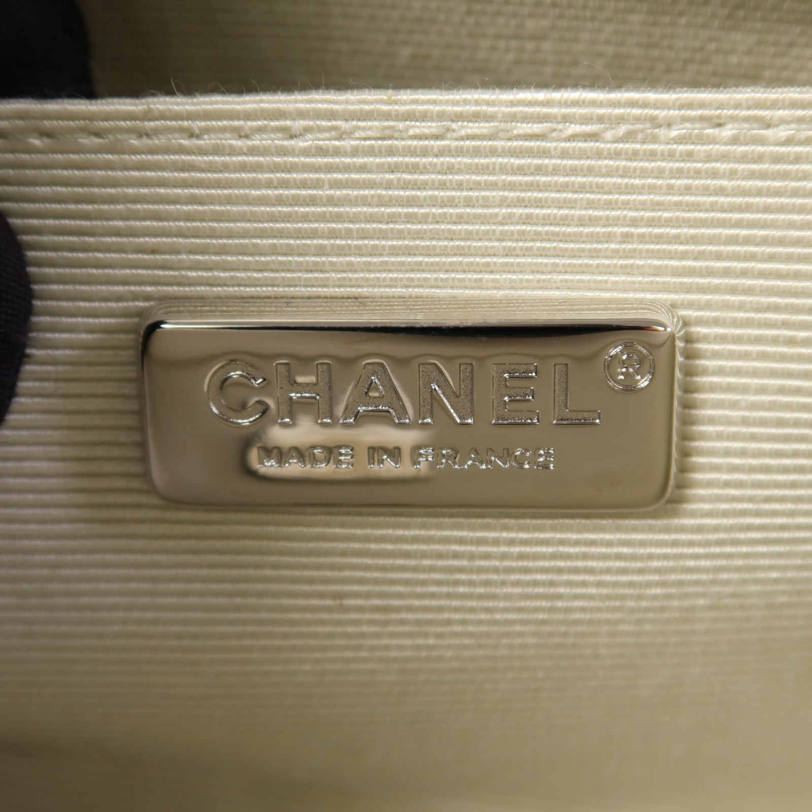 CHANEL 羊毛皮Embroidered Shearling Flap Bag銀扣鏈帶肩背袋