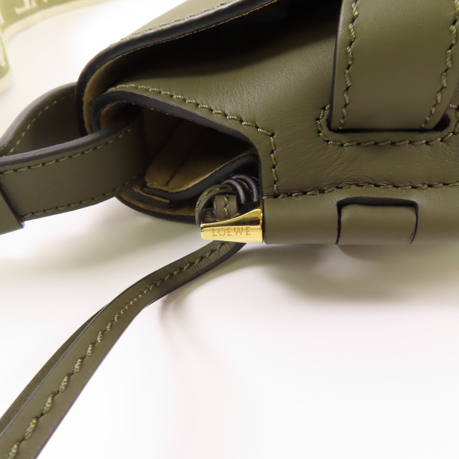 LOEWE 牛皮皮革Small Gate Dual bag金扣肩背袋