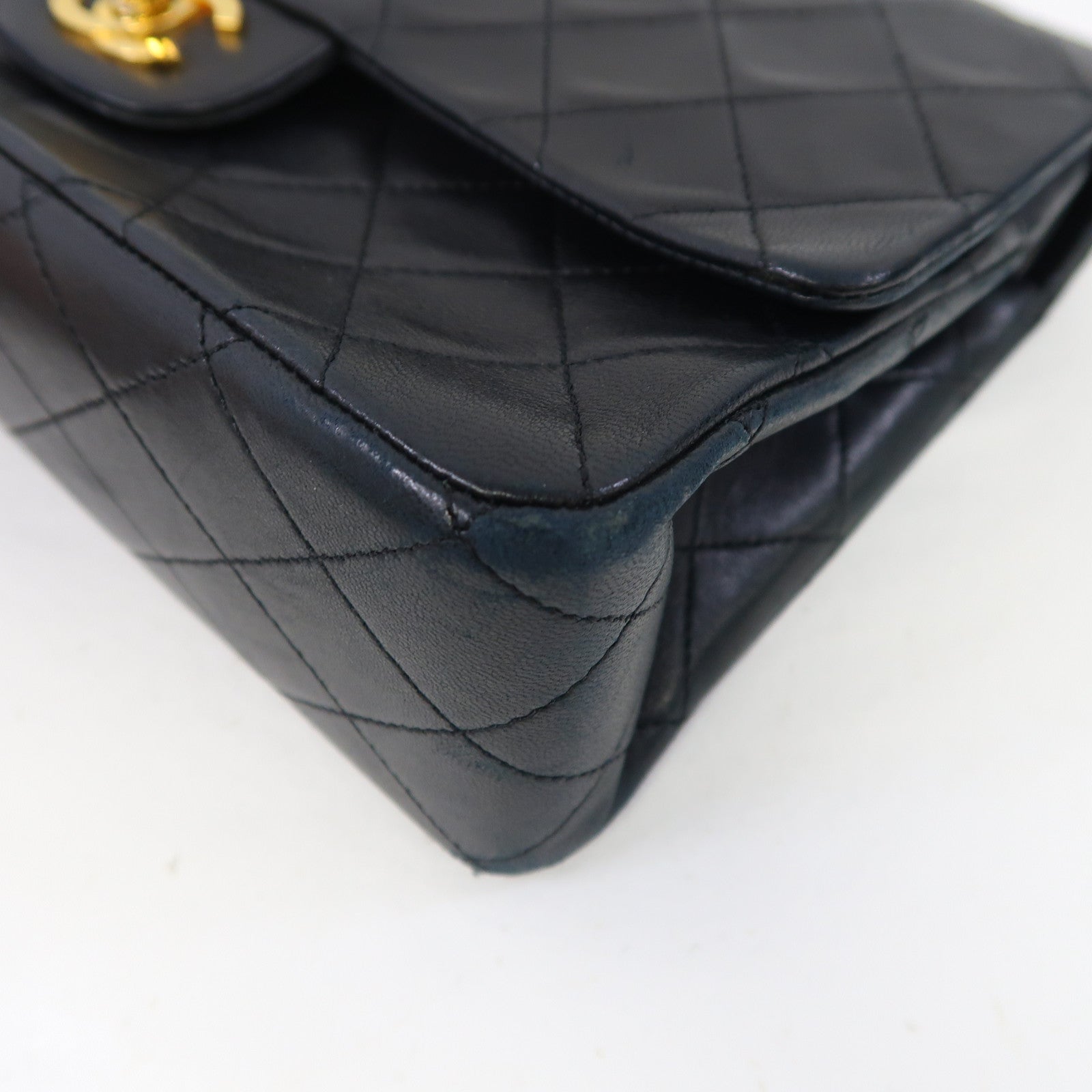 CHANEL 菱格羊皮皮革Vintage Classic Bag金扣鏈帶肩背袋黑色