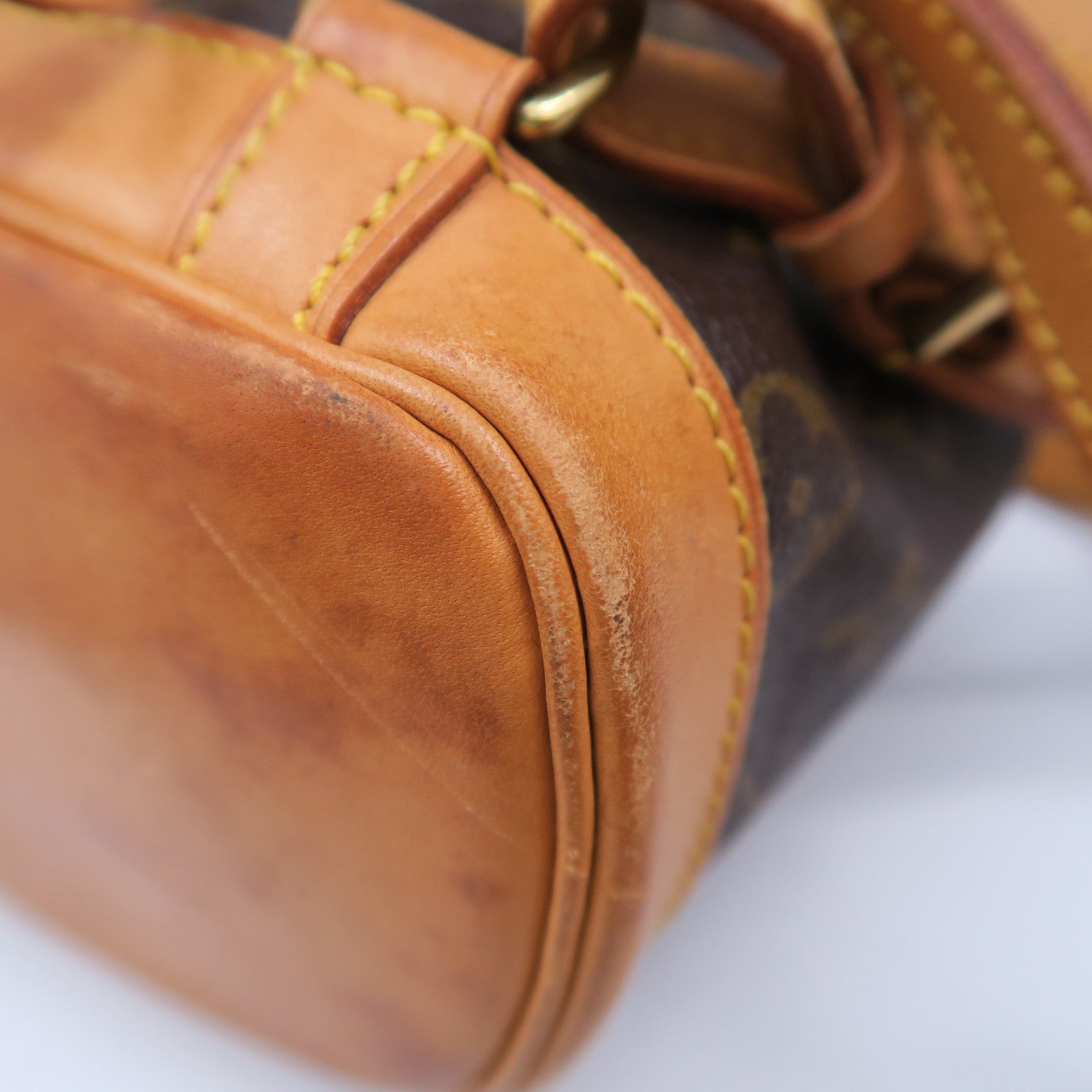 LOUIS VUITTON 【清倉大減價】Monogram Mini Montsouris金扣背包啡色