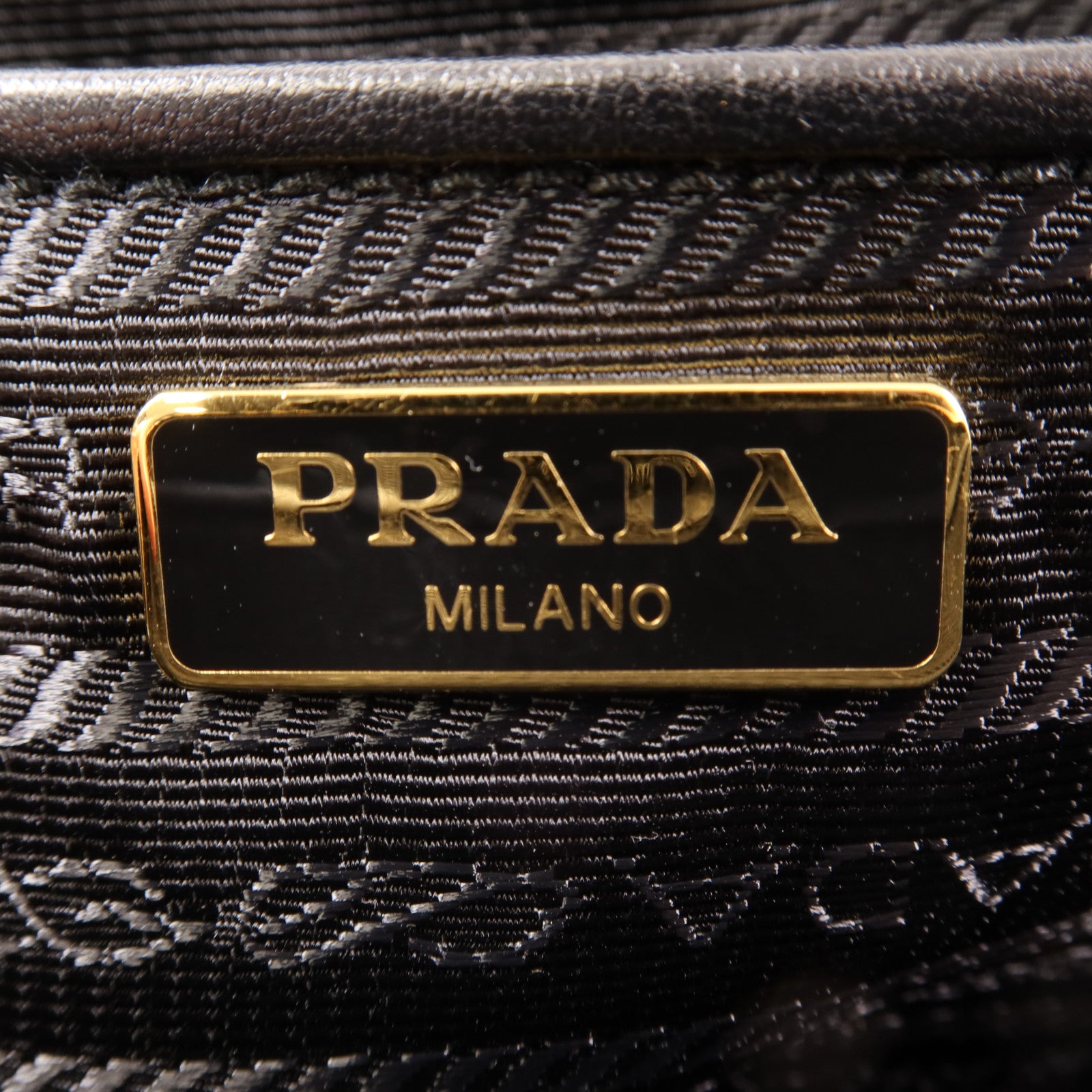 PRADA 尼龍Shoulder Bag金扣肩背袋