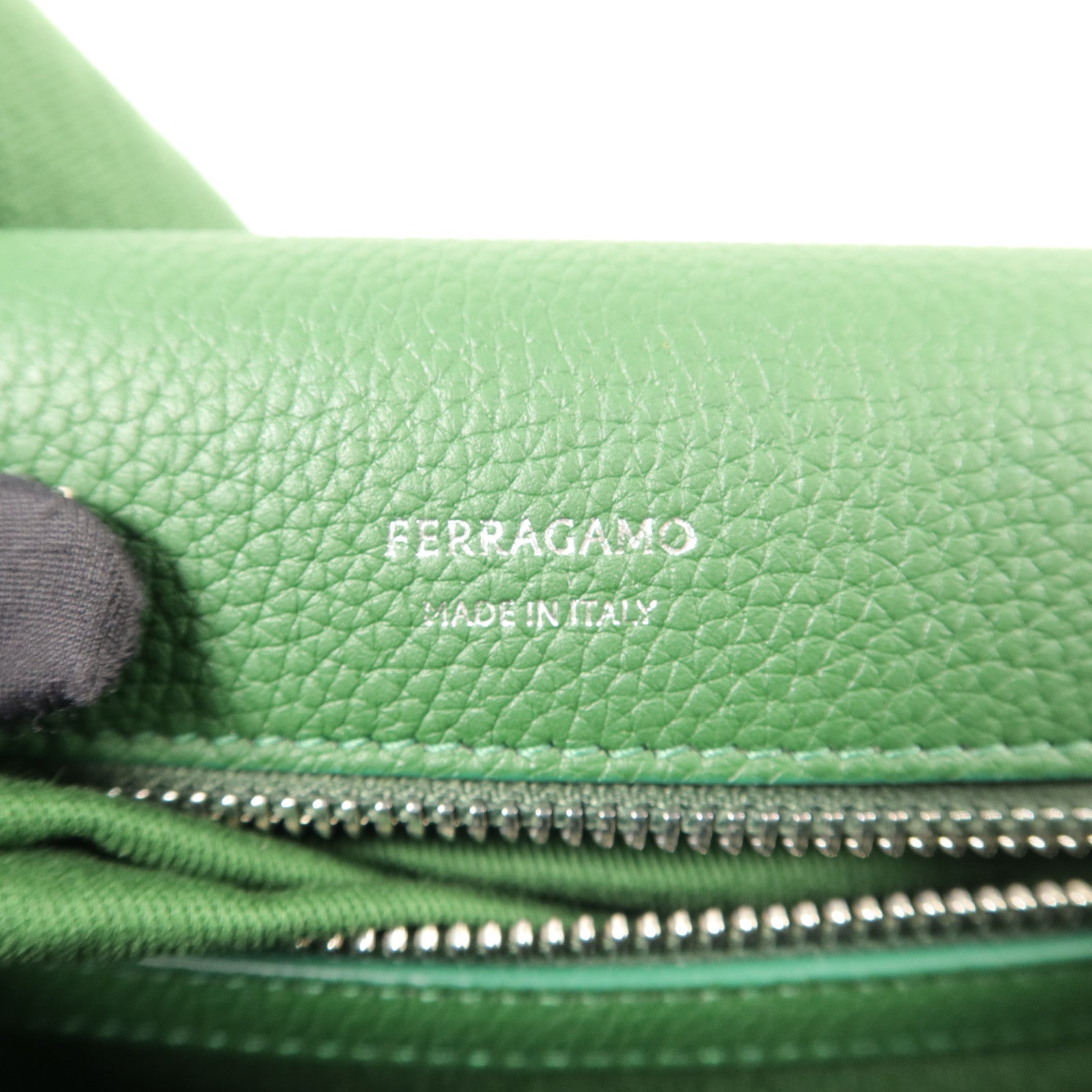 Salvatore Ferragamo 牛皮皮革Fiamma Messenger Small肩背袋