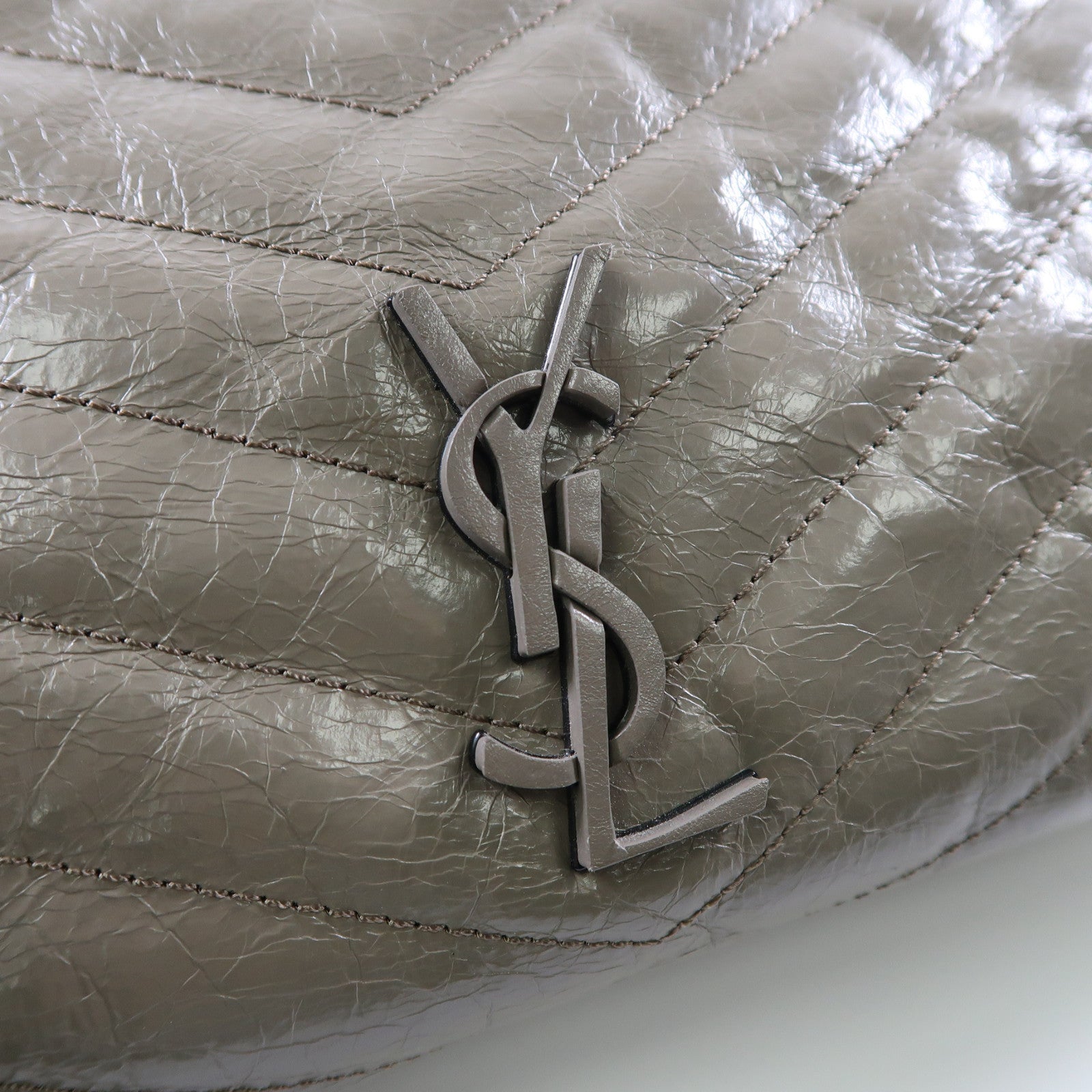 SAINT LAURENT 牛皮皮革Niki Shoulder Bag銀扣鏈帶肩背袋米色