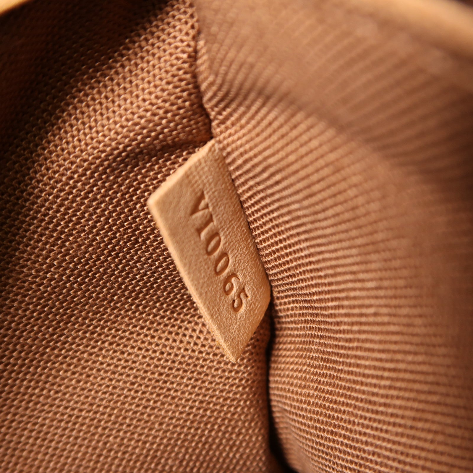 LOUIS VUITTON Monogram Cabas Mezzo金扣肩背袋棕色