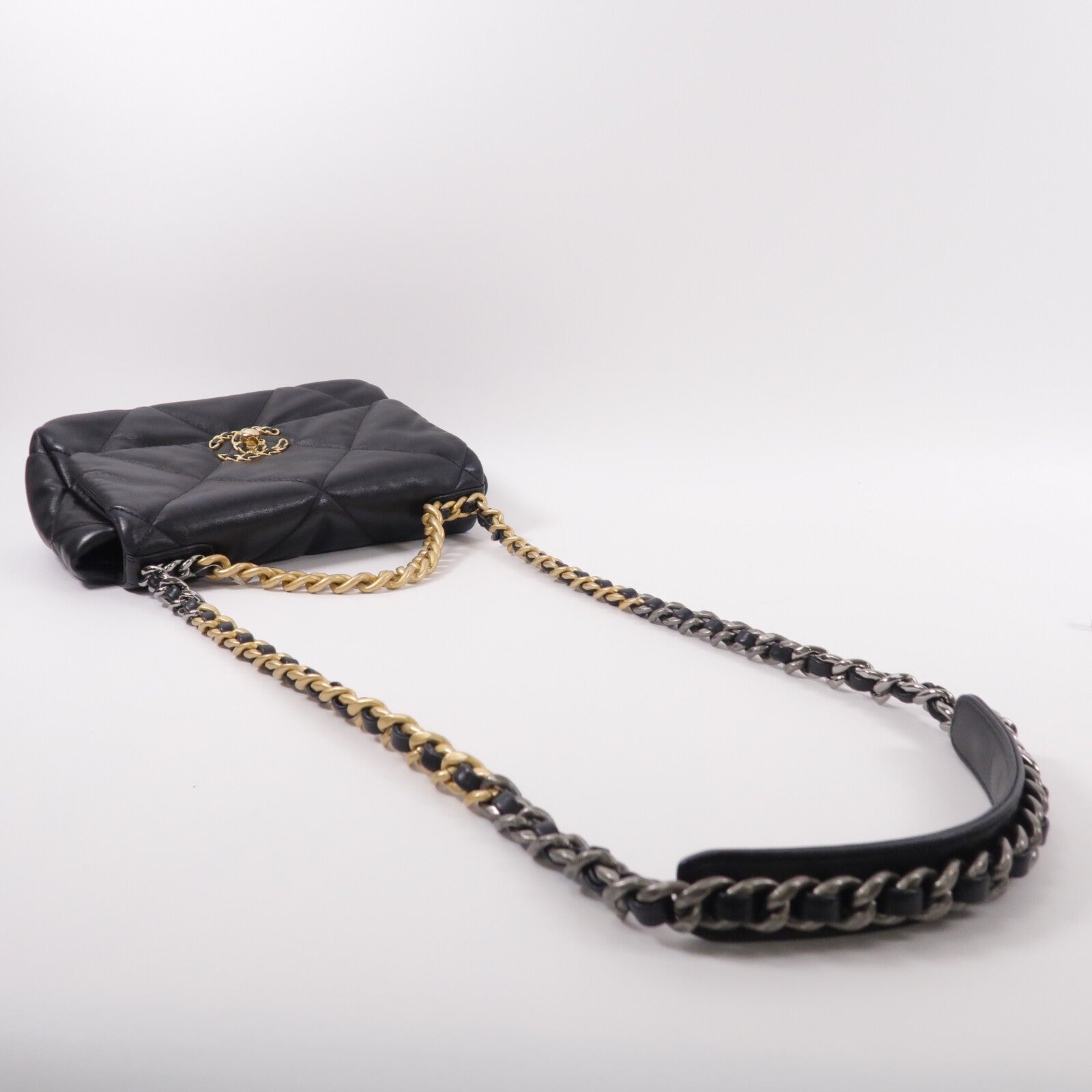 CHANEL 羊皮皮革C19 Small鏈帶肩背袋