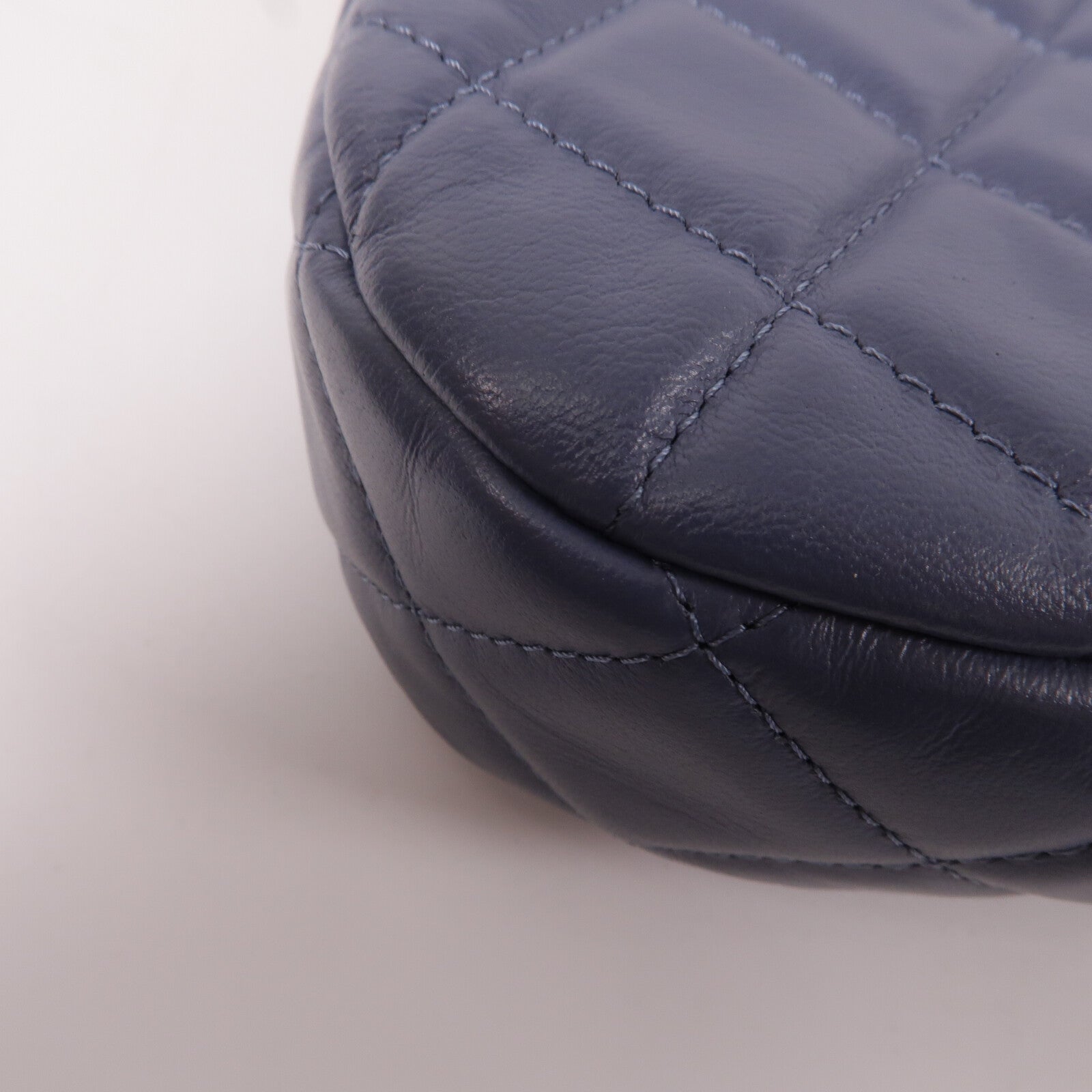 CHANEL 羊皮皮革Chanel 19 Hobo鏈帶肩背袋