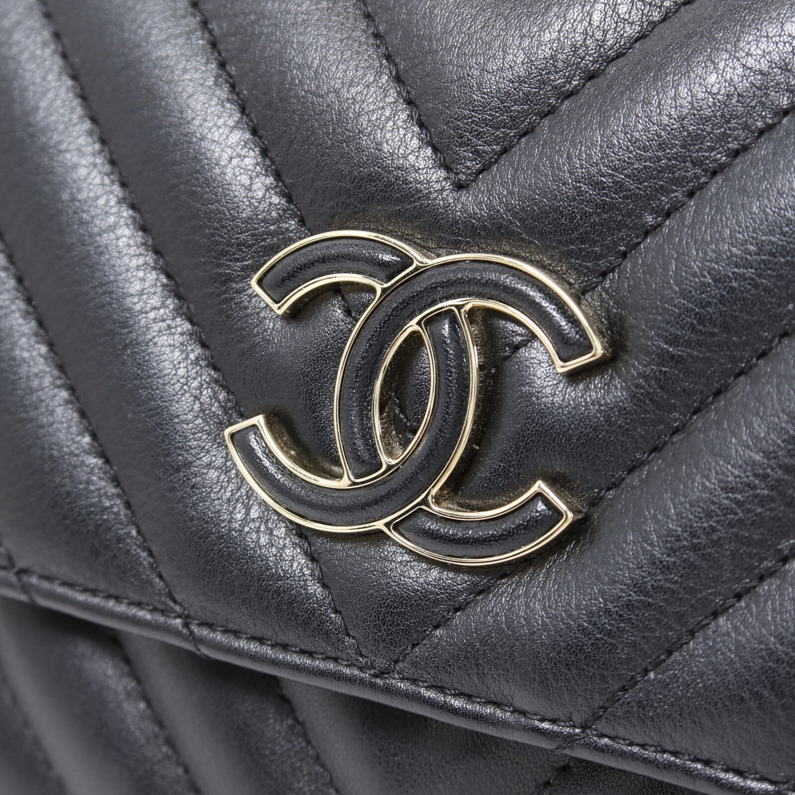 CHANEL 牛皮皮革Shoulder Bag金扣鏈帶肩背袋