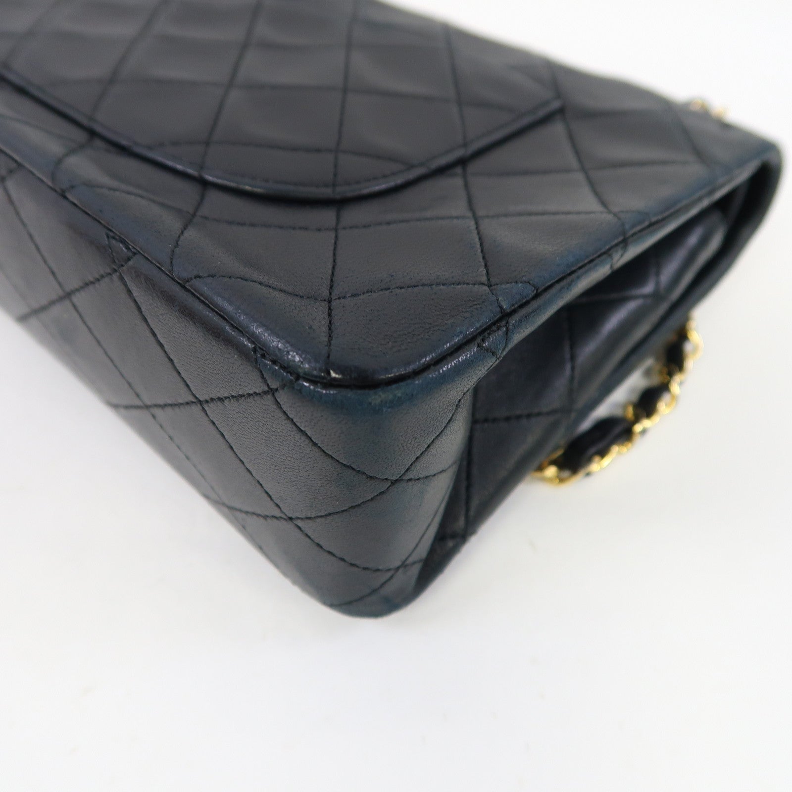 CHANEL 菱格羊皮皮革Vintage Classic Bag金扣鏈帶肩背袋黑色