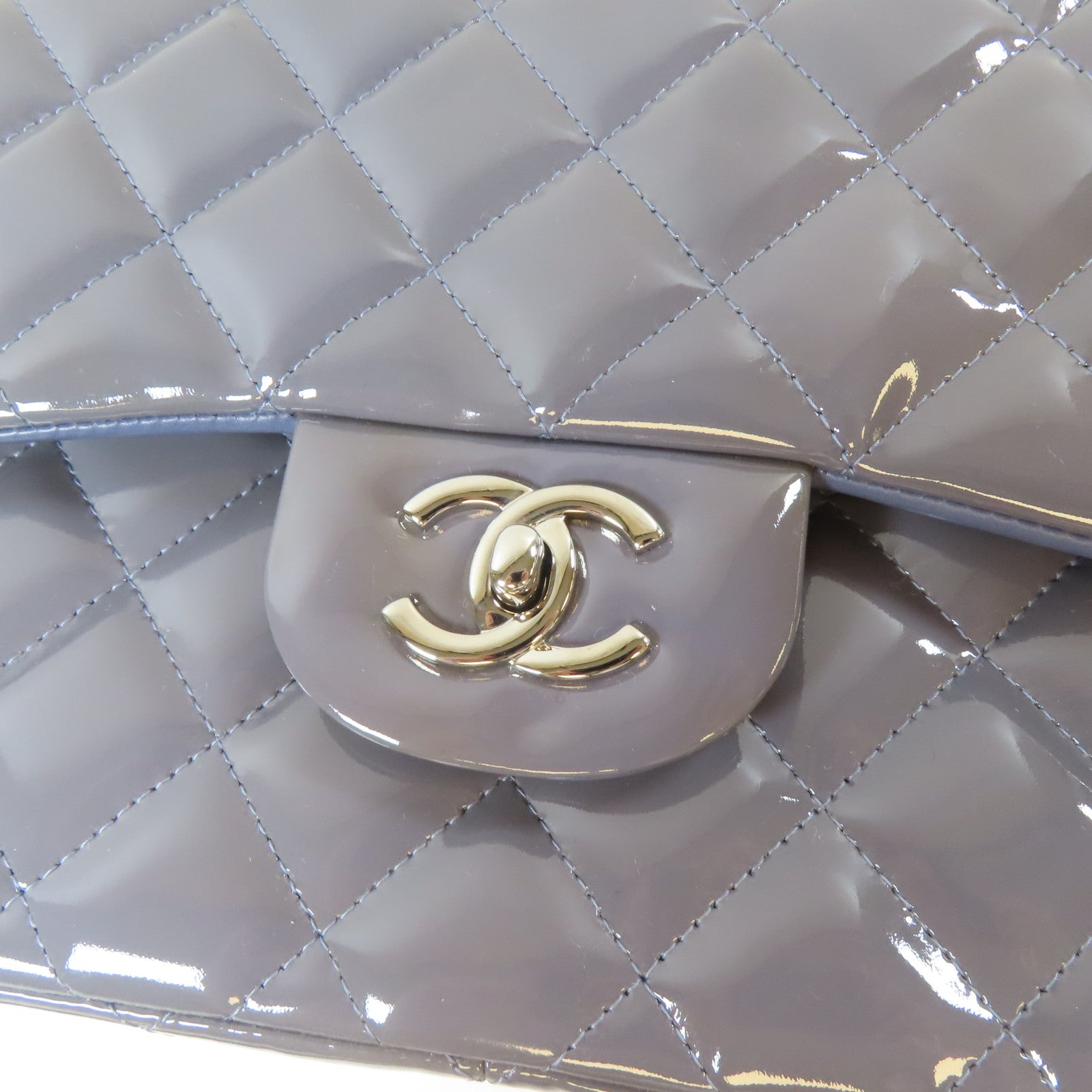 CHANEL 【激減優惠】菱格漆皮皮革Classic銀扣鏈帶肩背袋紫色