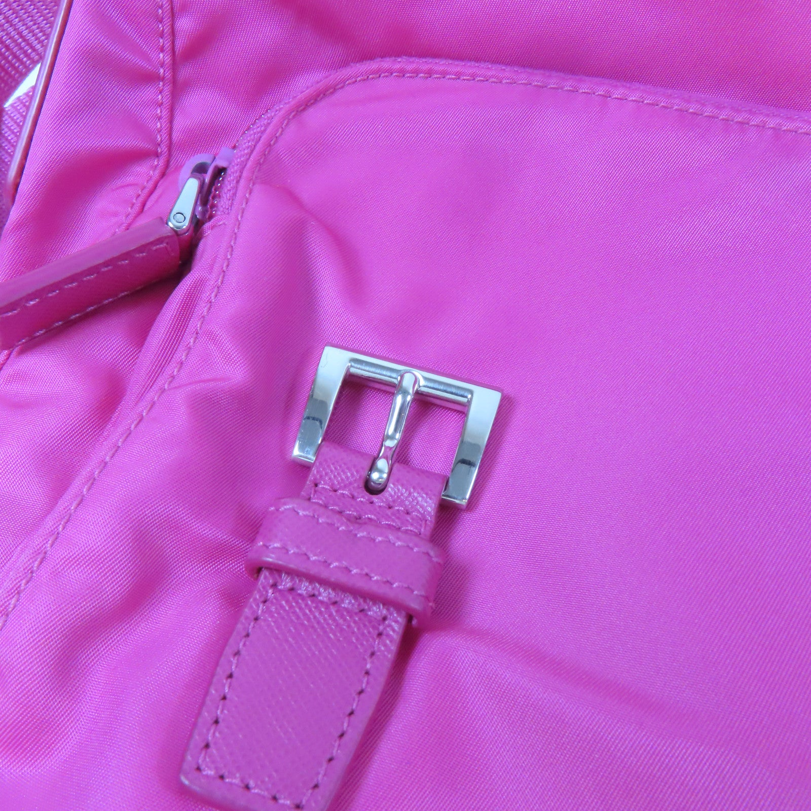 PRADA 尼龍Messenger Bag銀扣肩背袋粉紅色