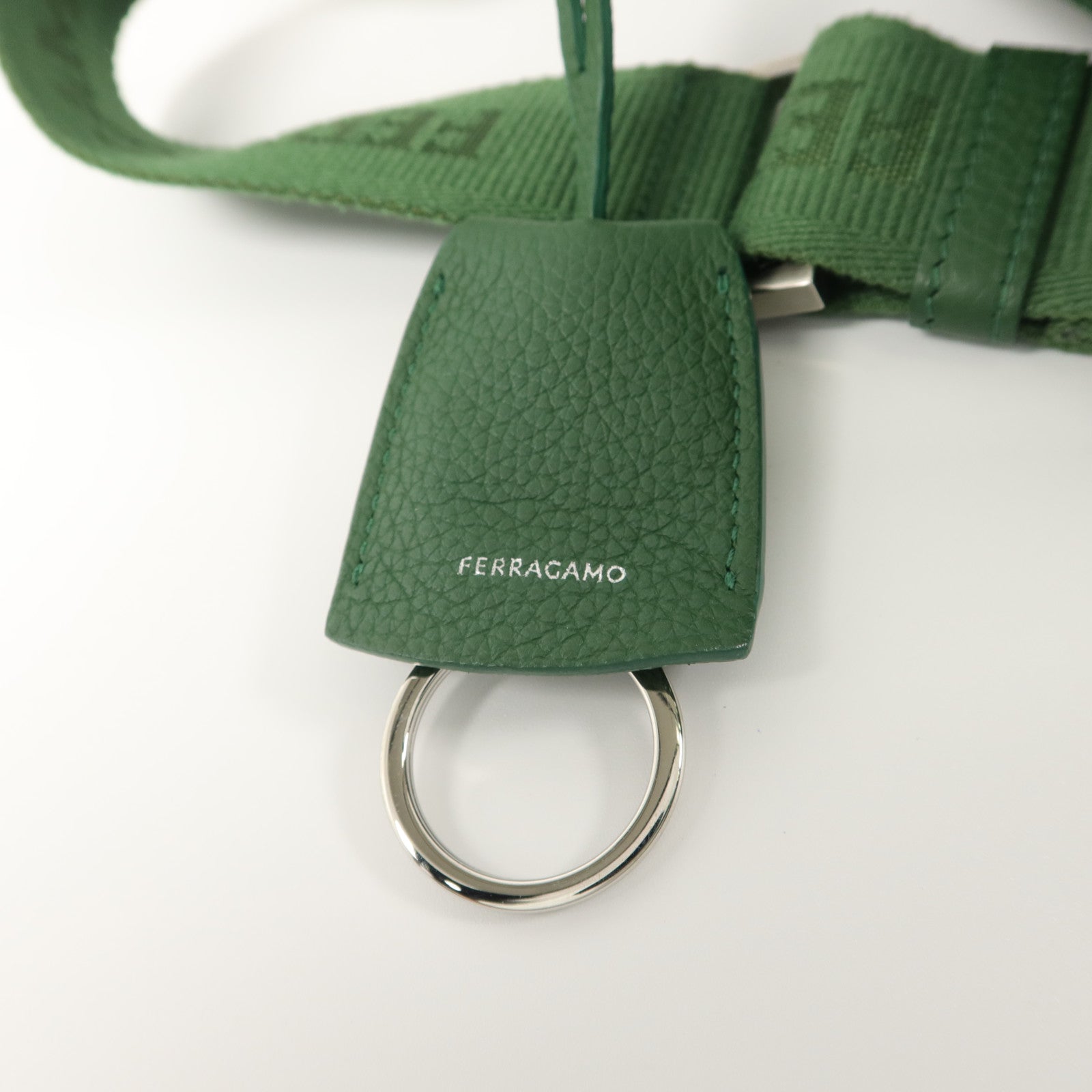 Salvatore Ferragamo 牛皮皮革Fiamma Messenger Small肩背袋