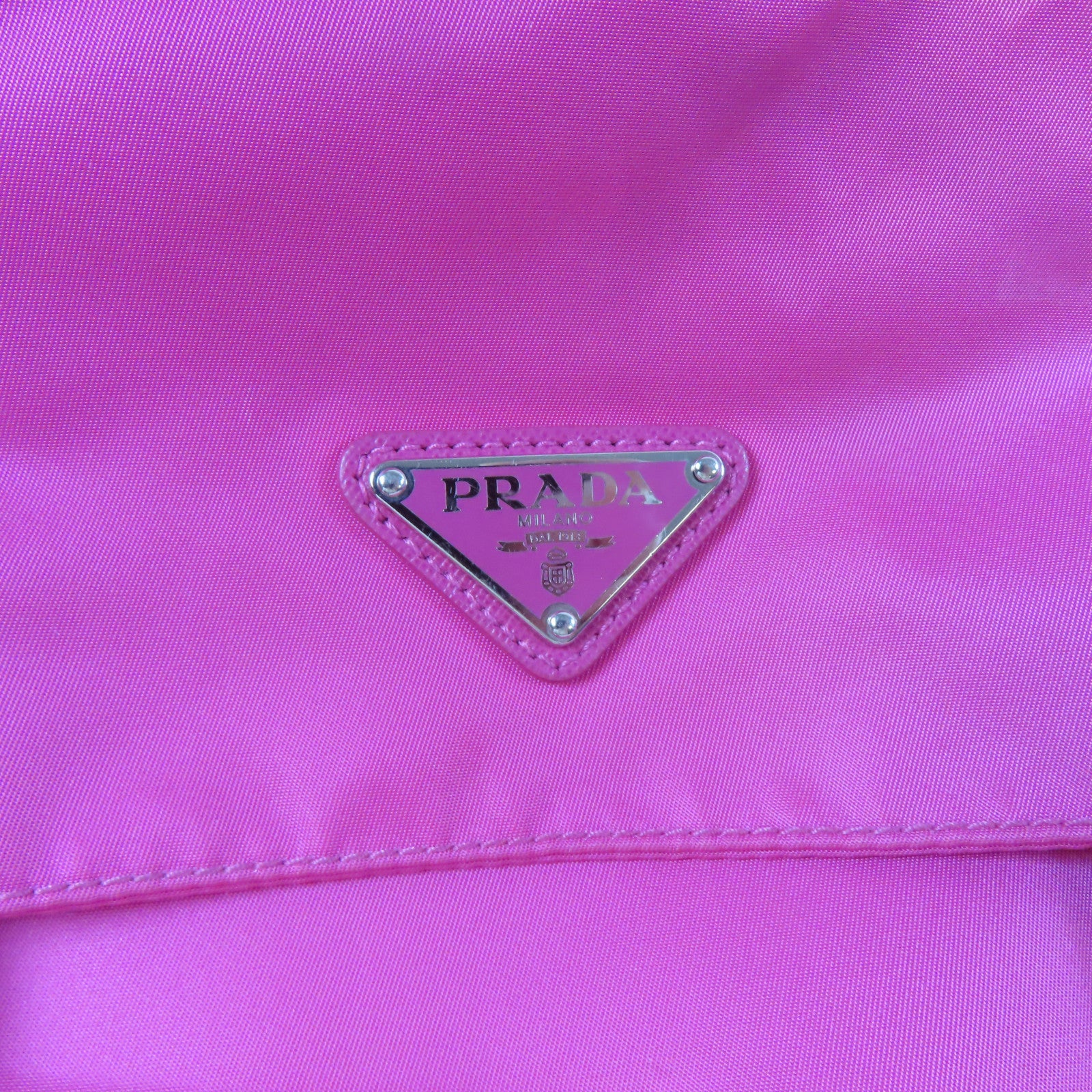 PRADA 尼龍Messenger Bag銀扣肩背袋粉紅色